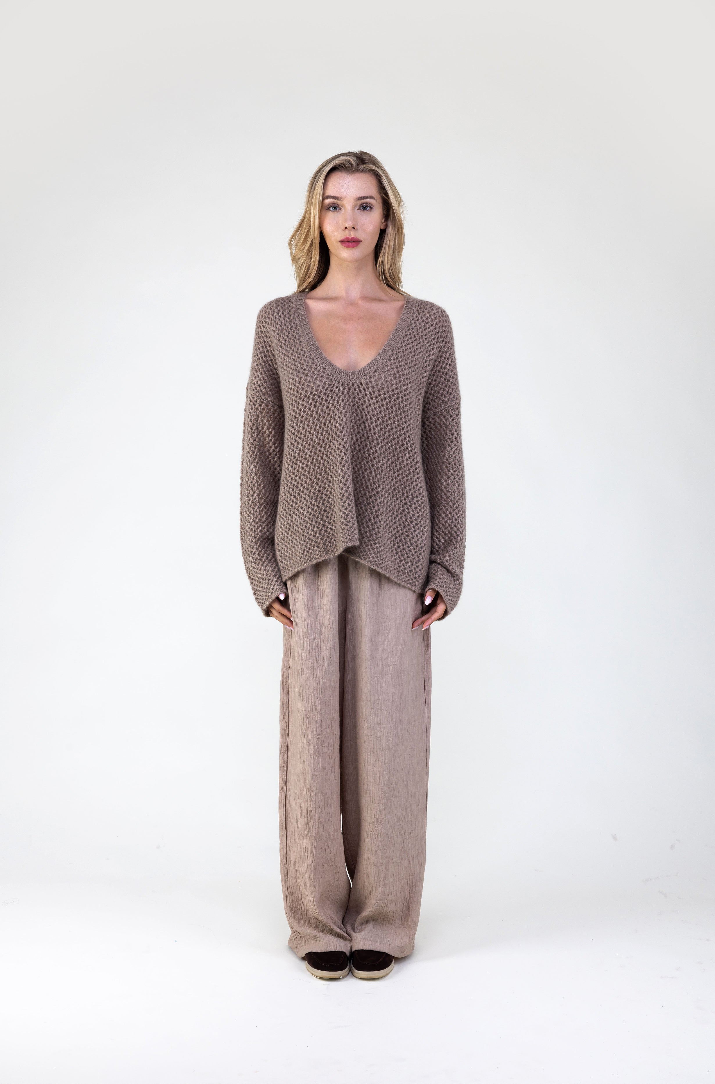 Van Kukil Cashmere Textured V-Neck Sweater