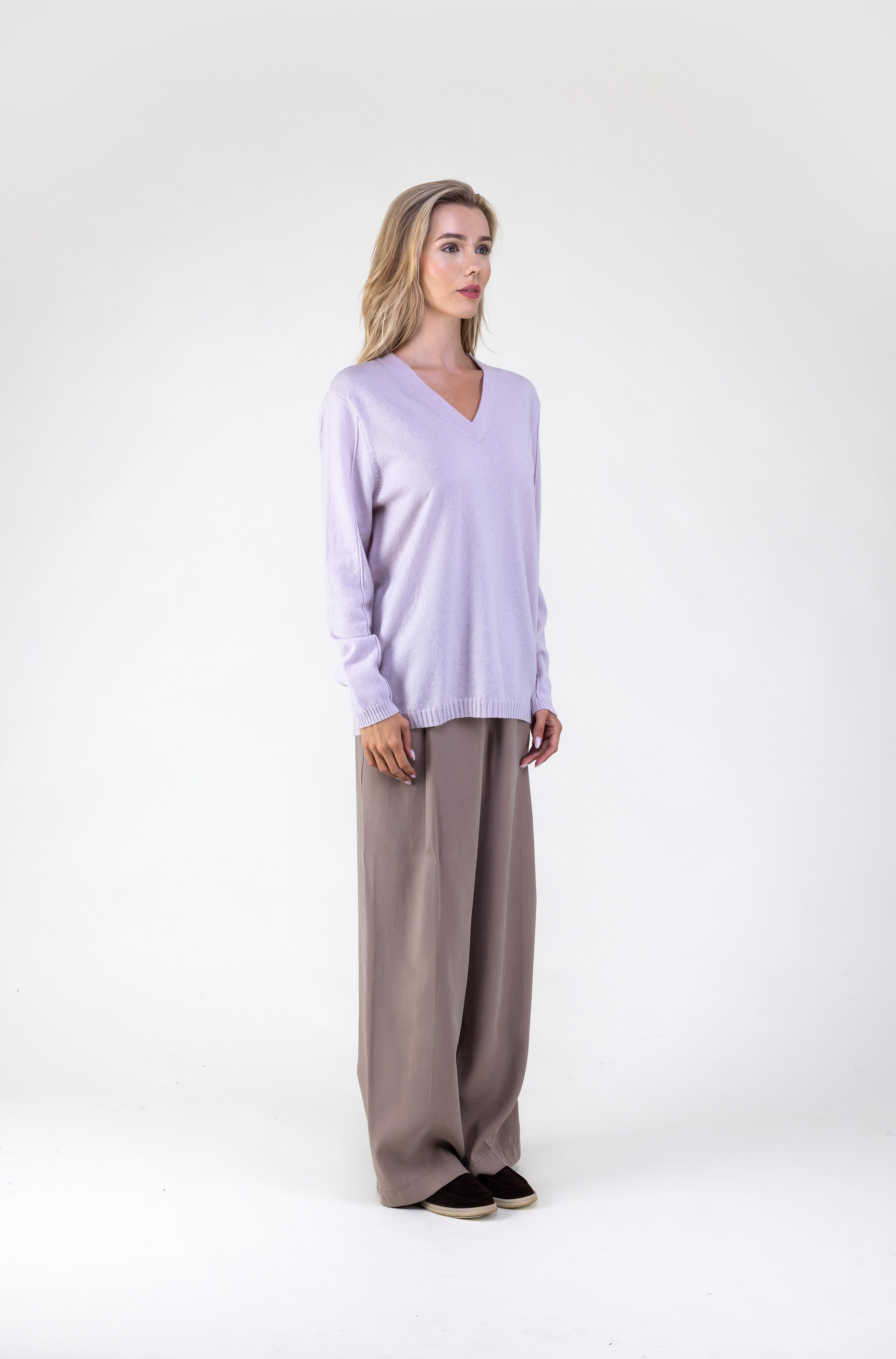 Van Kukil V-Neck Sweater