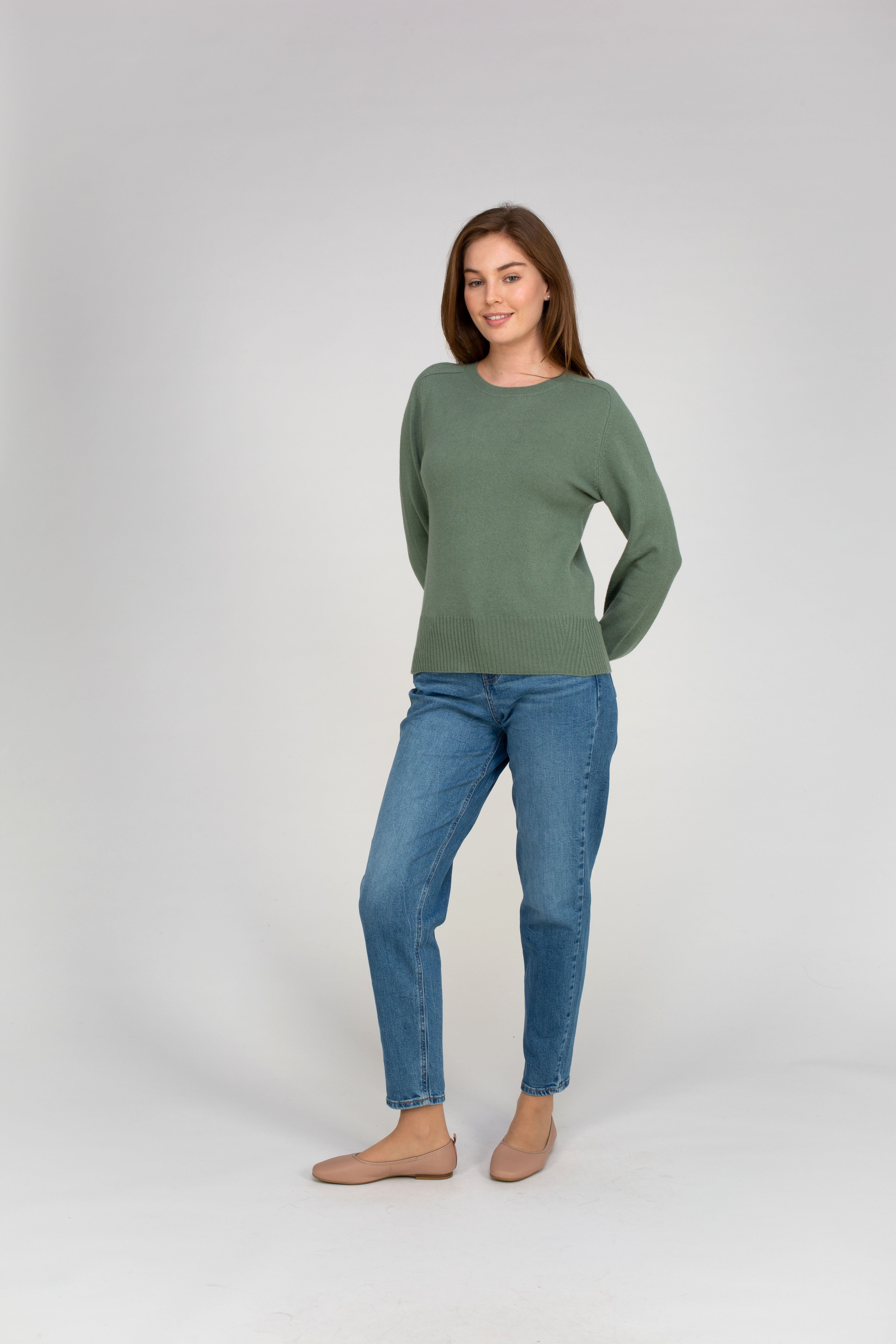 VAN KUKIL ROUND NECK CLASSIC SWEATER