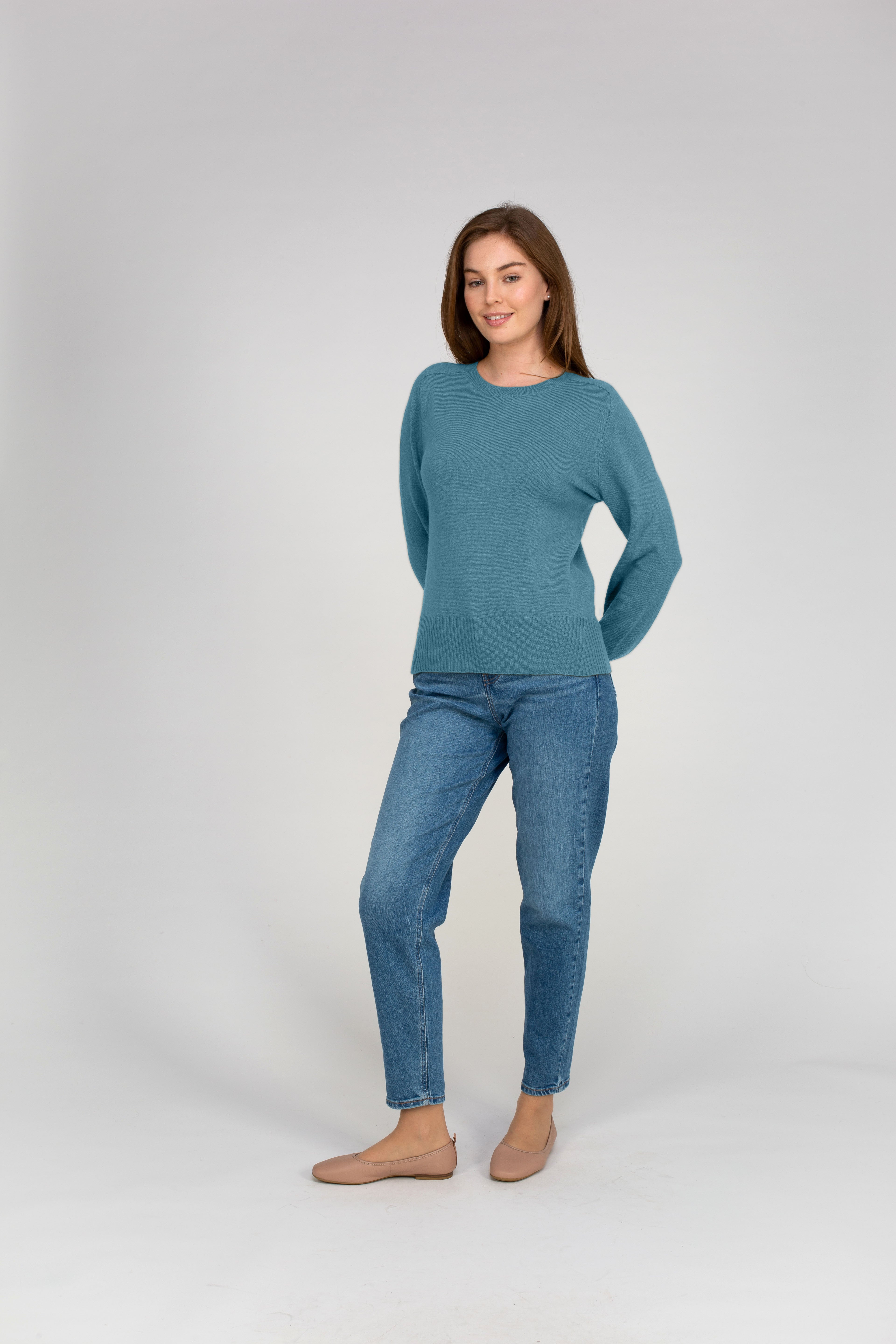 VAN KUKIL ROUND NECK CLASSIC SWEATER