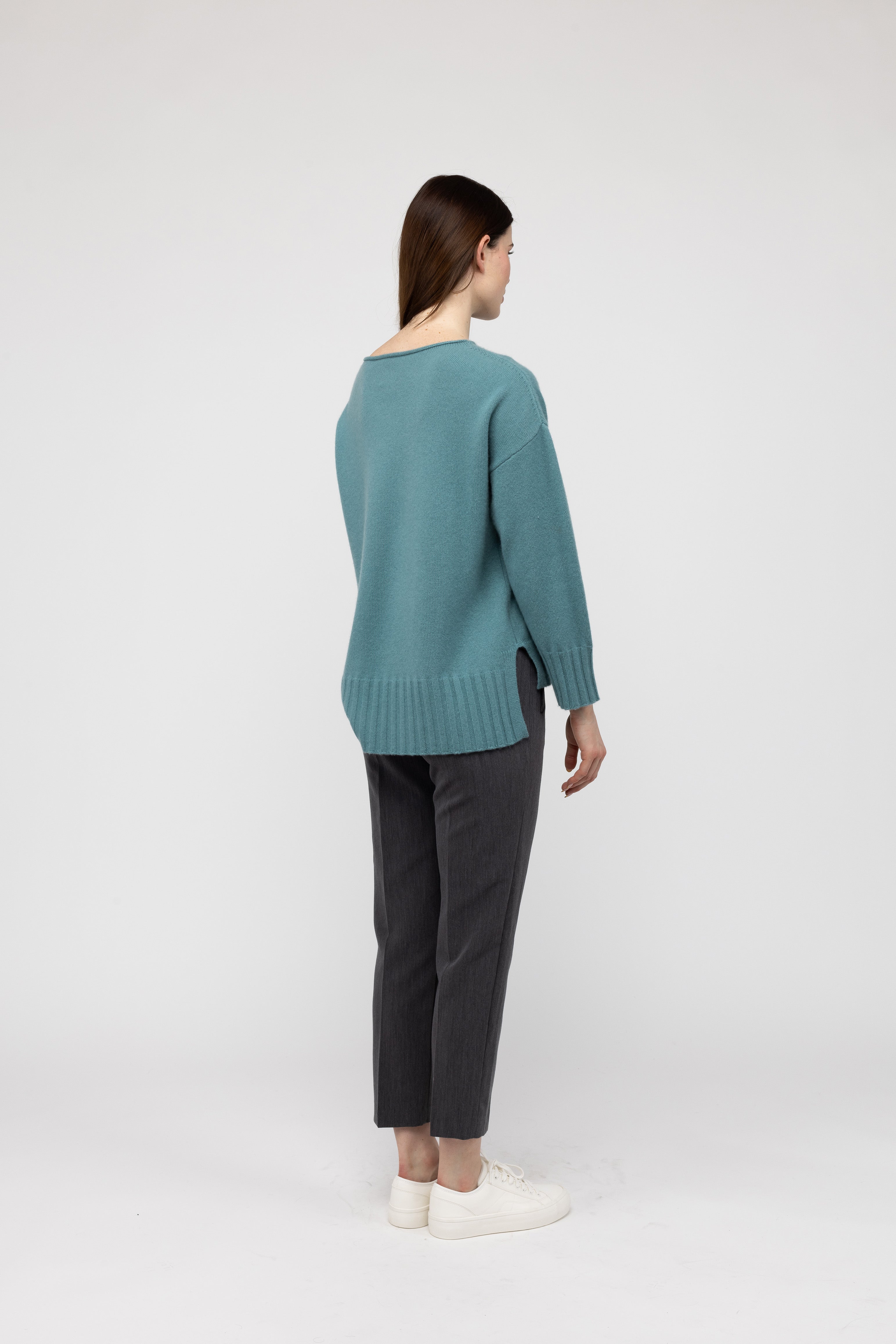 Van Kukil Cashmere Relaxed Crew Neck Jumper