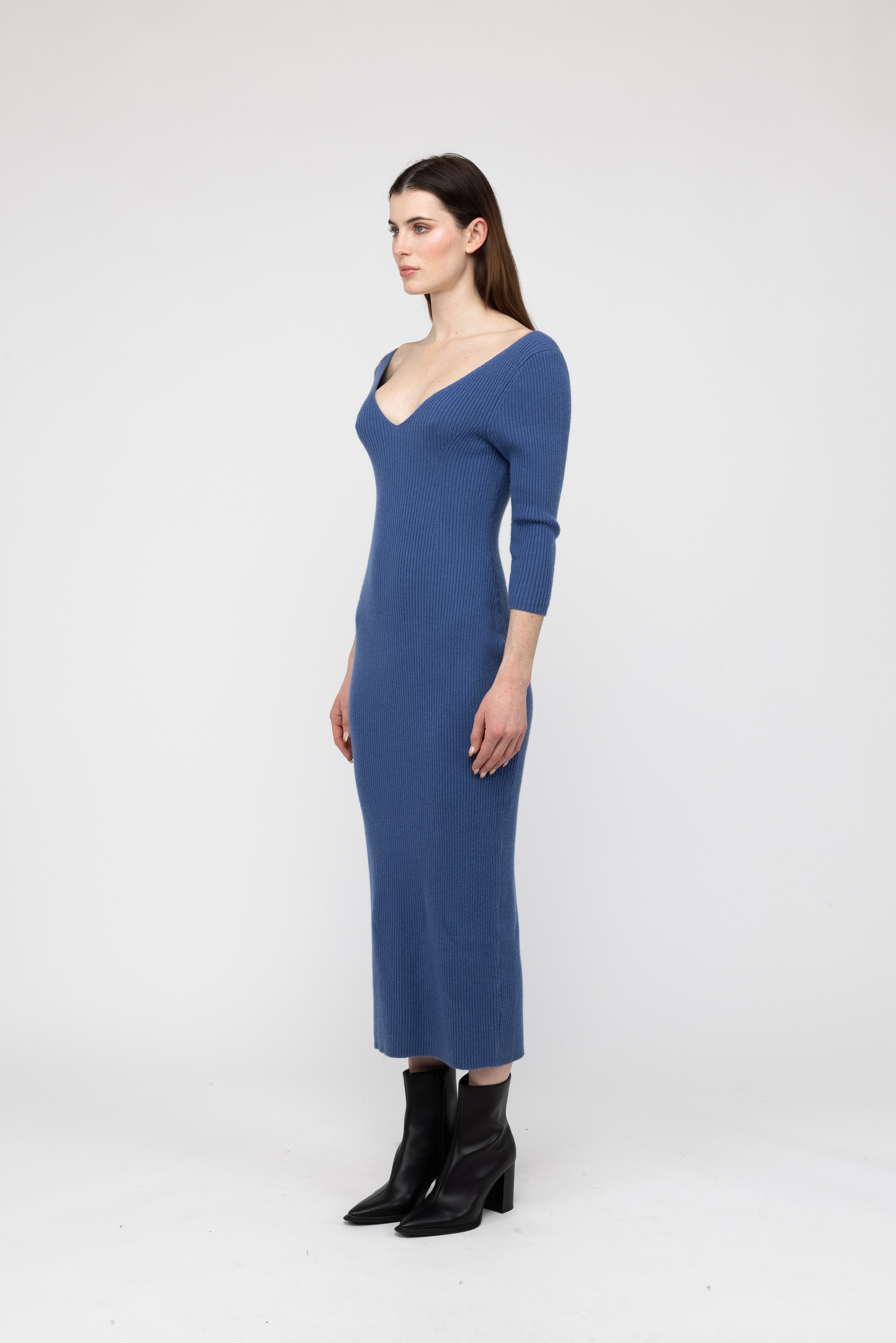 Van Kukil Cashmere Ribbed Knit Midi Dress