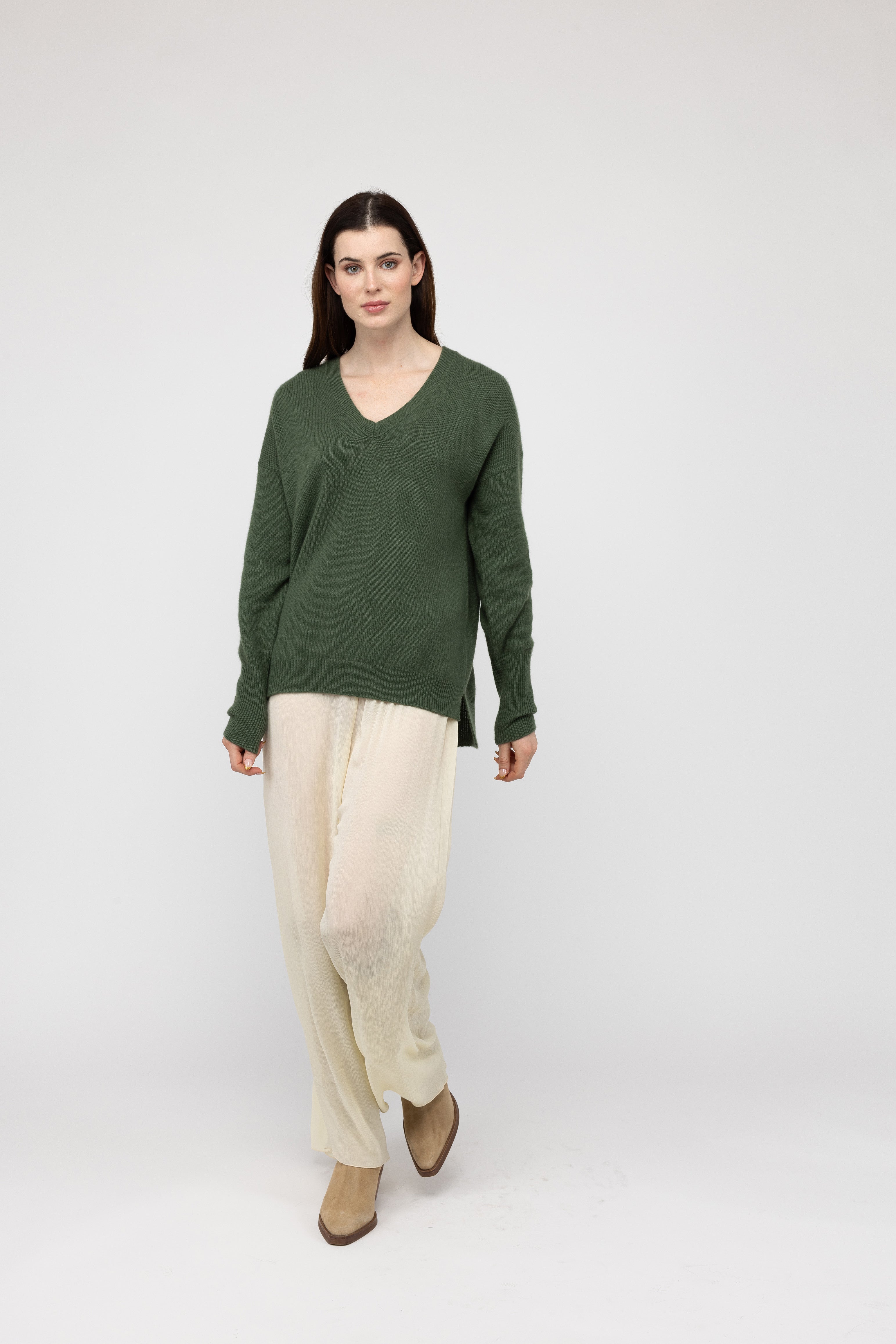 VAN KUKIL V NECK BOYFRIEND STYLE