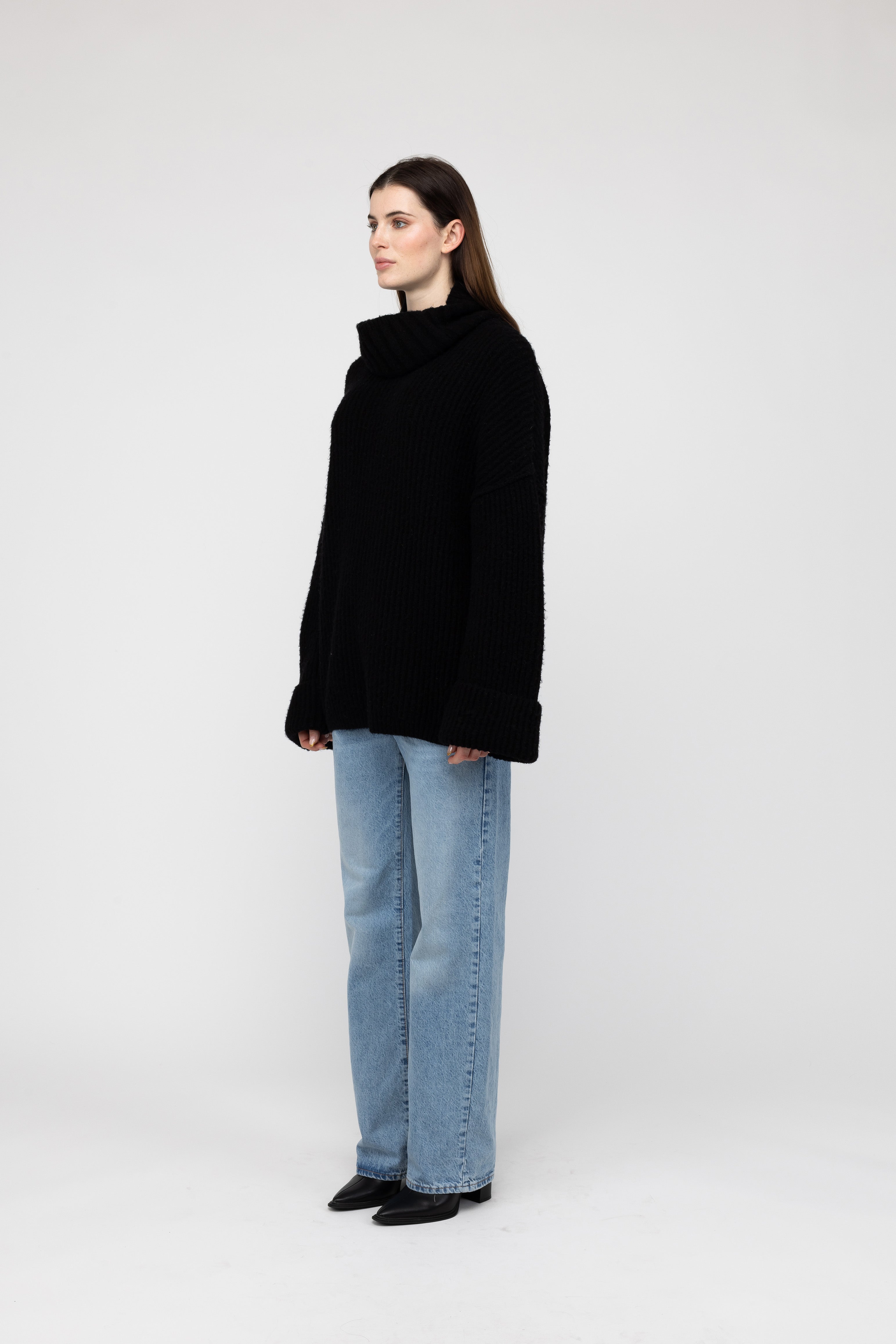 Van Kukil Cashmere Chunky Turtleneck Sweater