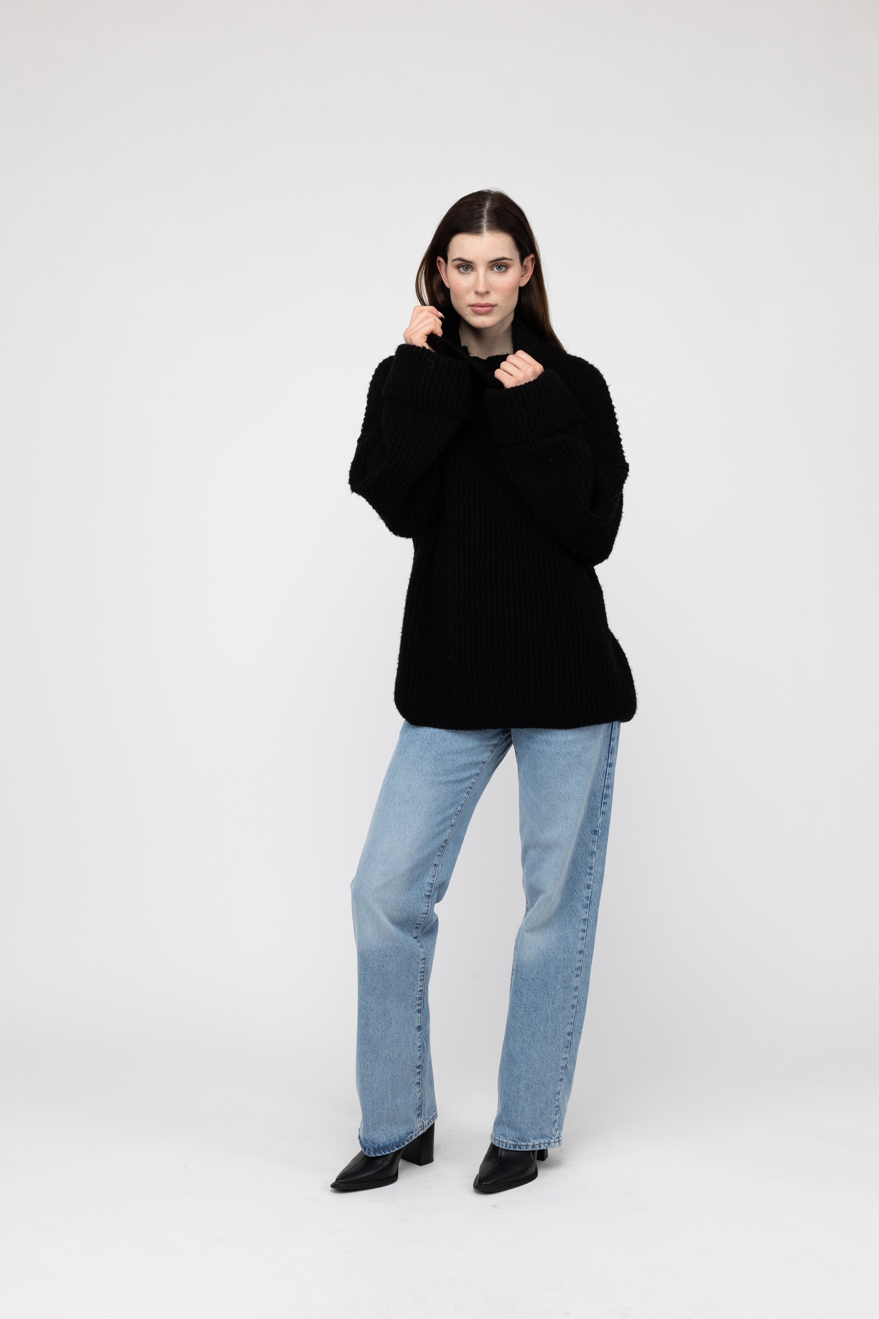 Van Kukil Cashmere Chunky Turtleneck Sweater