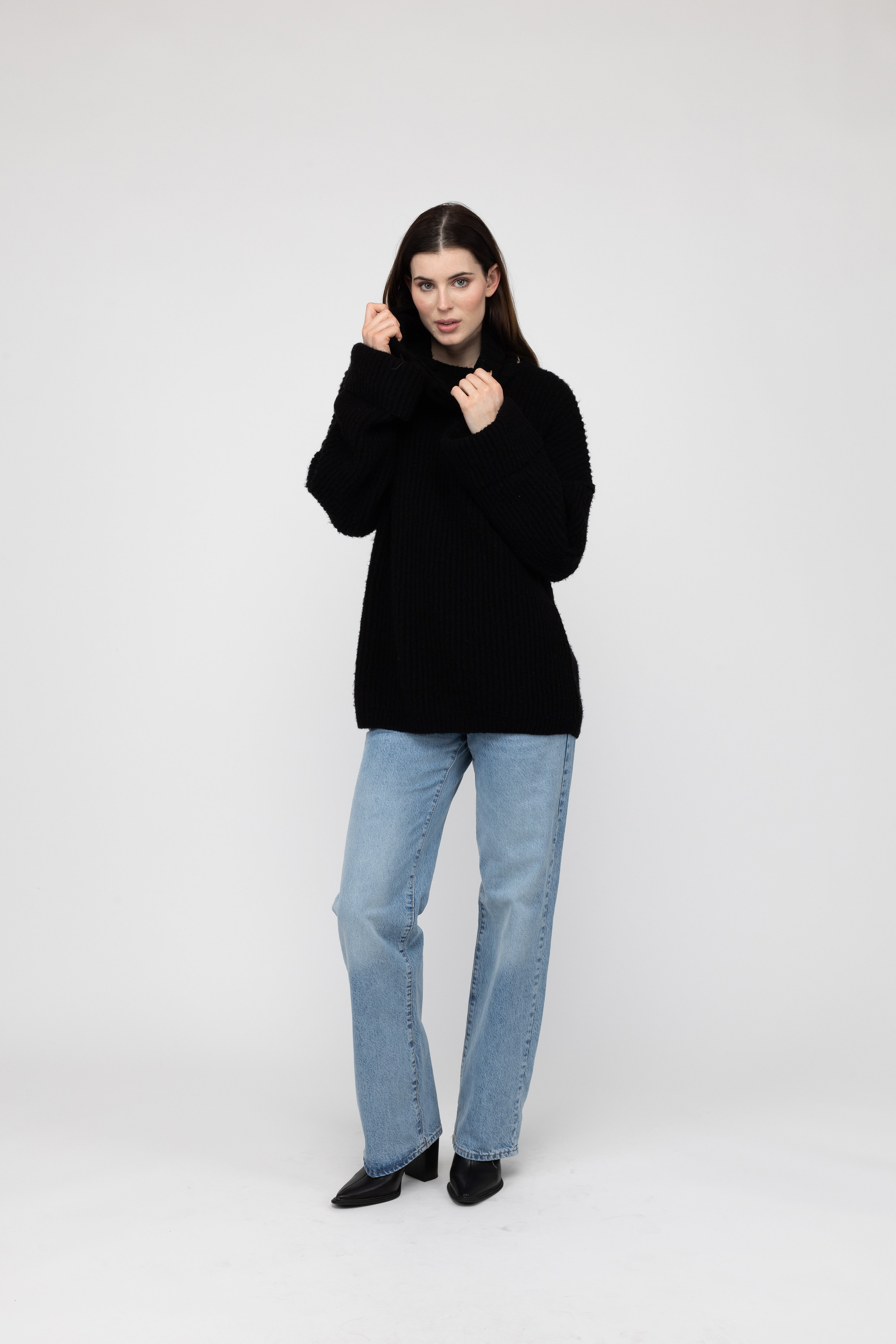 Van Kukil Cashmere Chunky Turtleneck Sweater