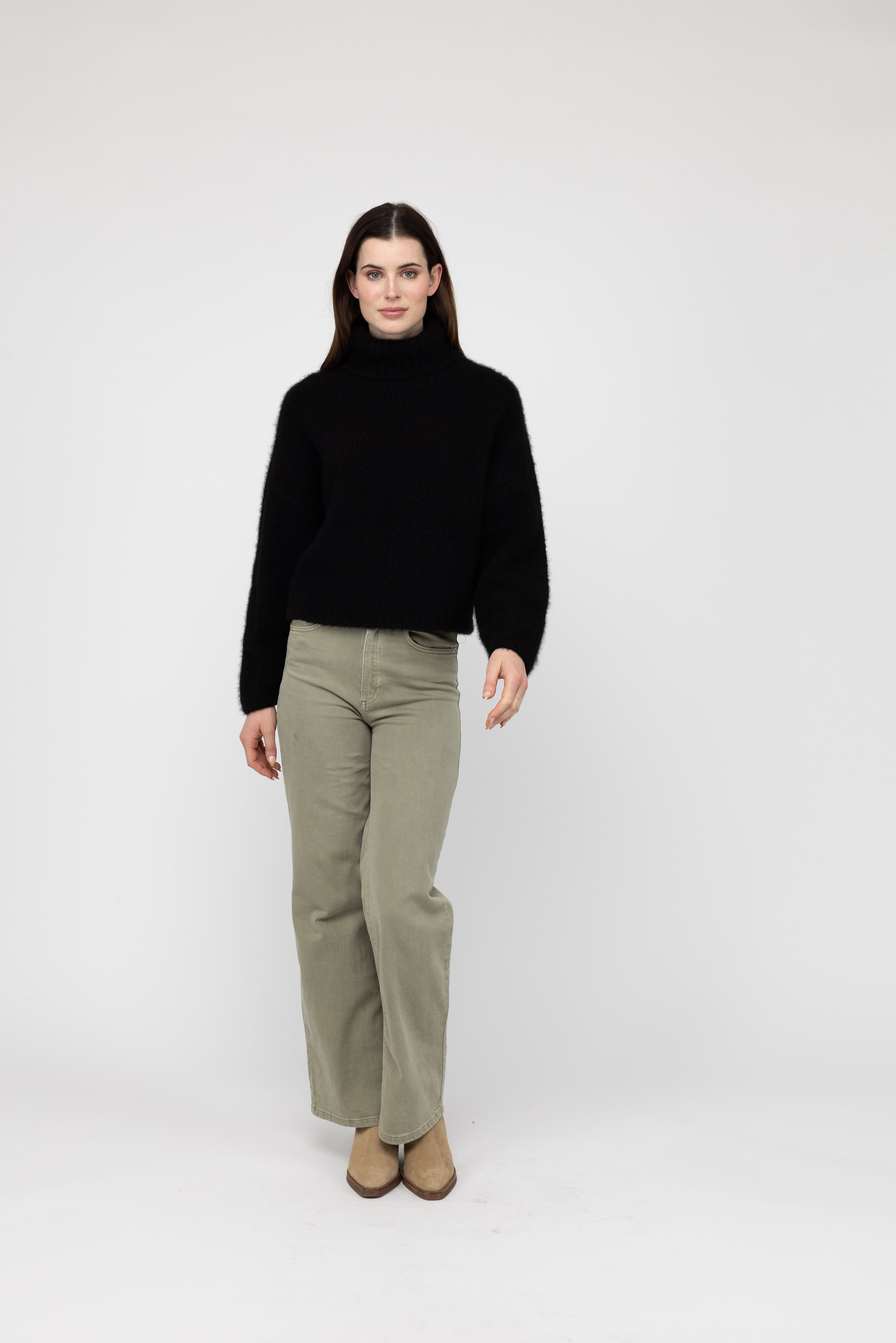 Van Kukil Cashmere Chunky Turtleneck Sweater