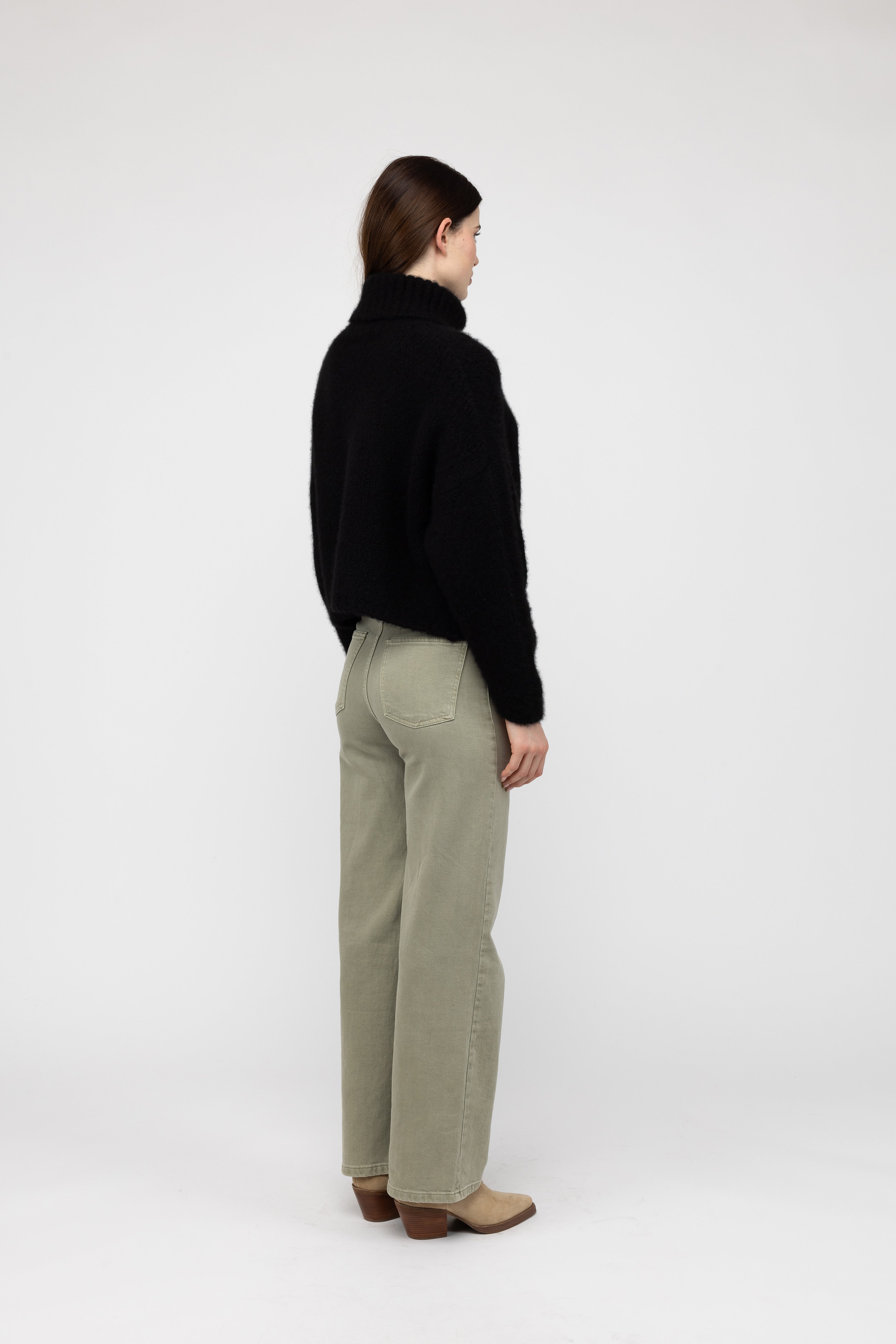 Van Kukil Cashmere Chunky Turtleneck Sweater