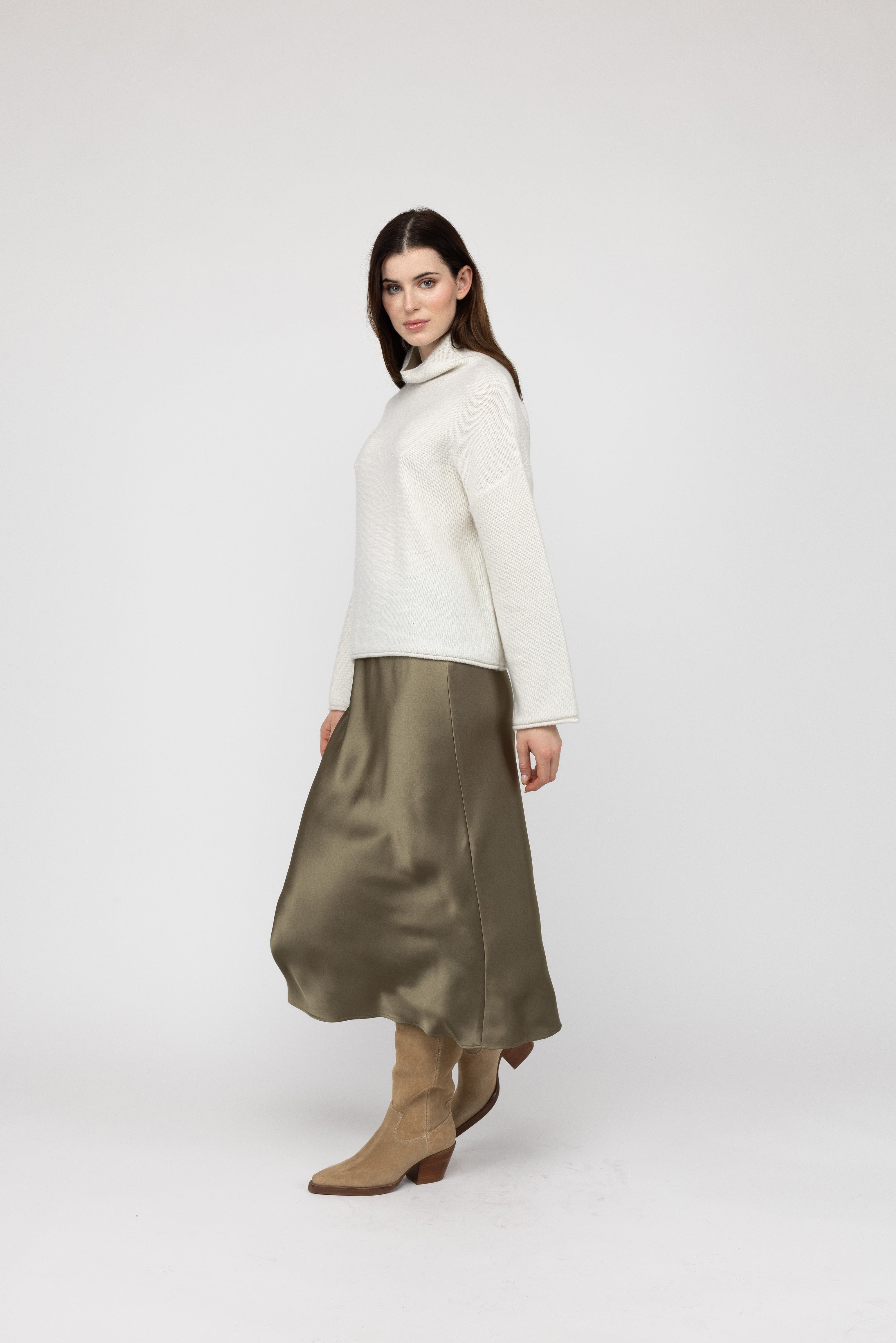 Van Kukil Cashmere Boxy Turtleneck Sweater