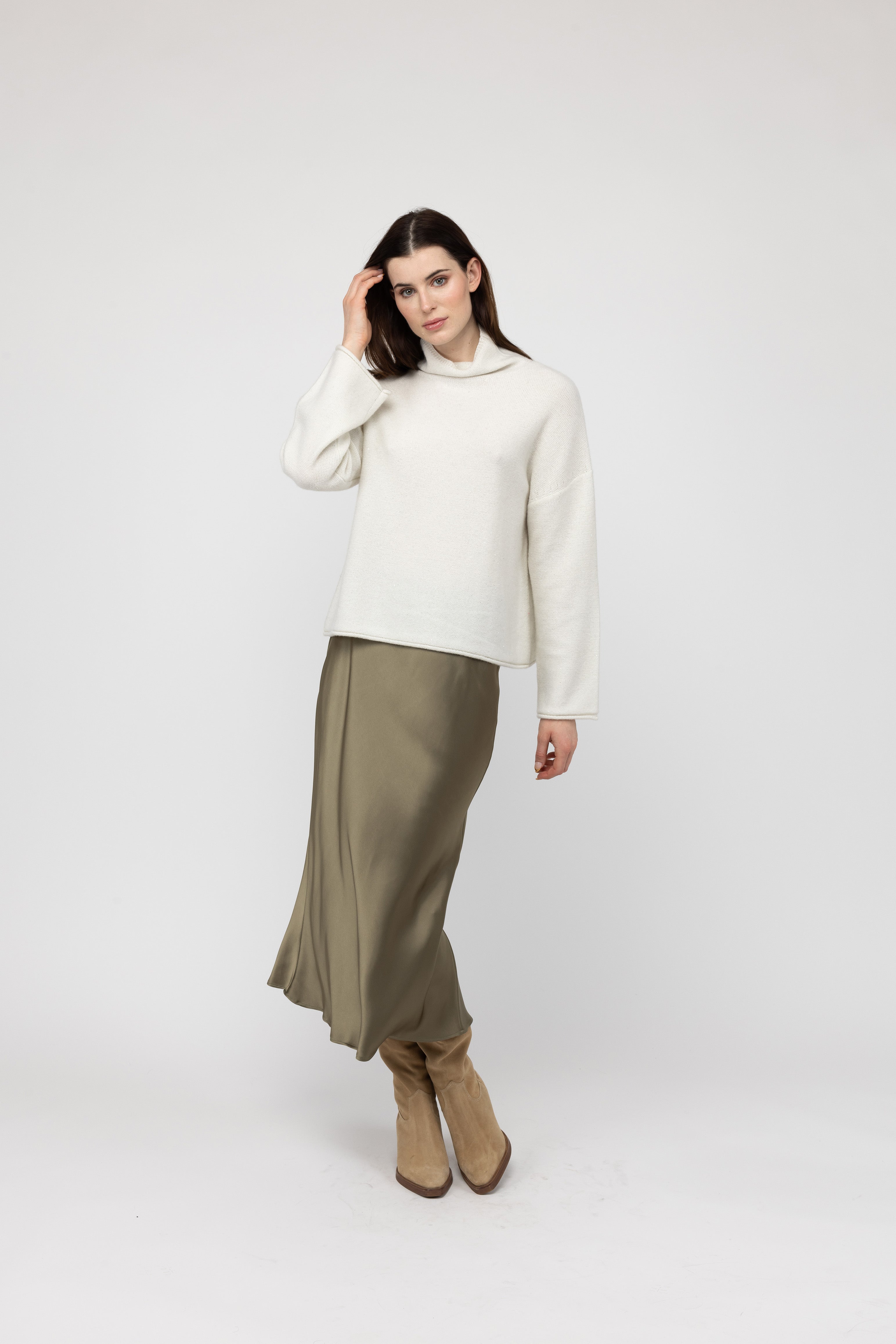 Van Kukil Cashmere Boxy Turtleneck Sweater