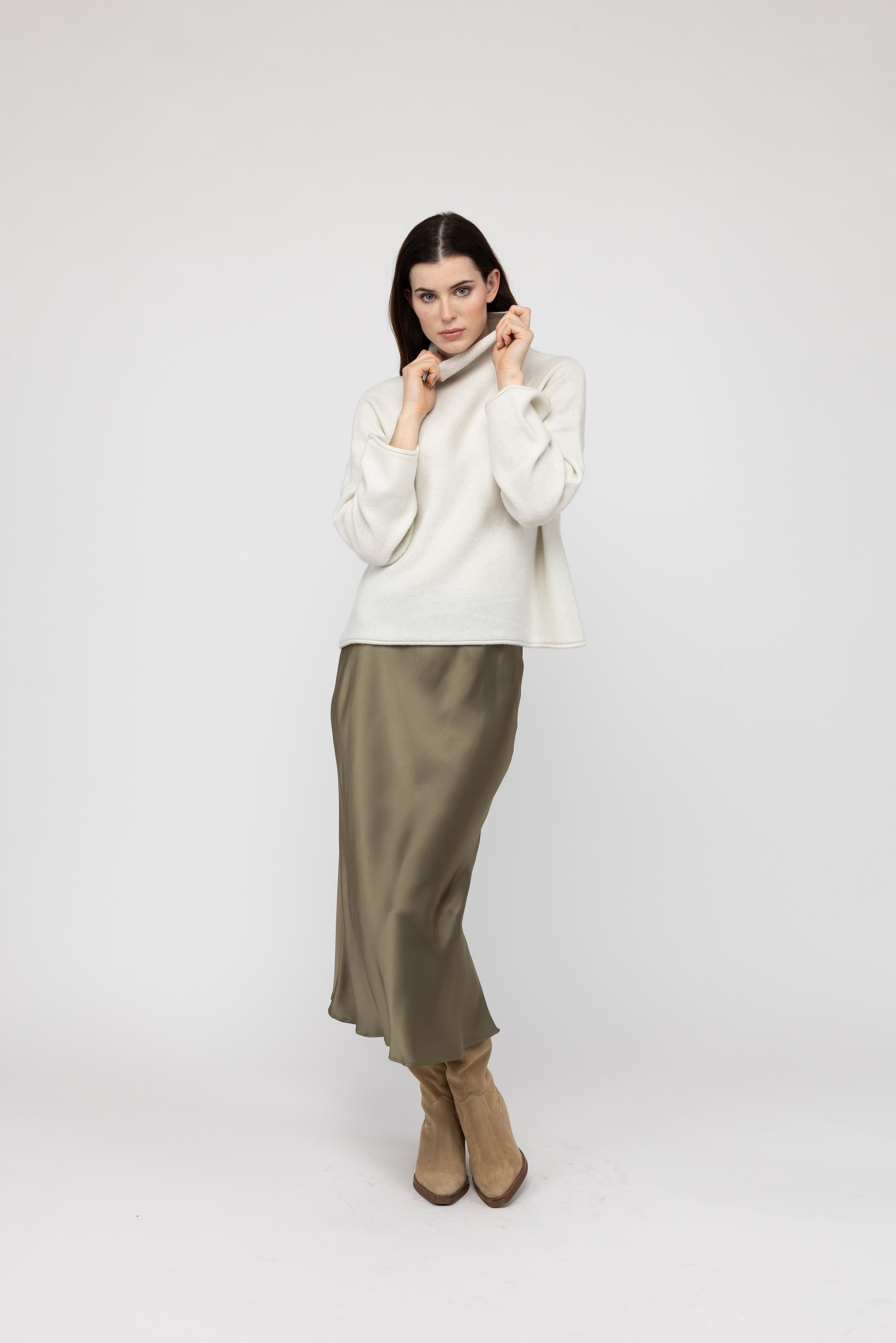 Van Kukil Cashmere Boxy Turtleneck Sweater