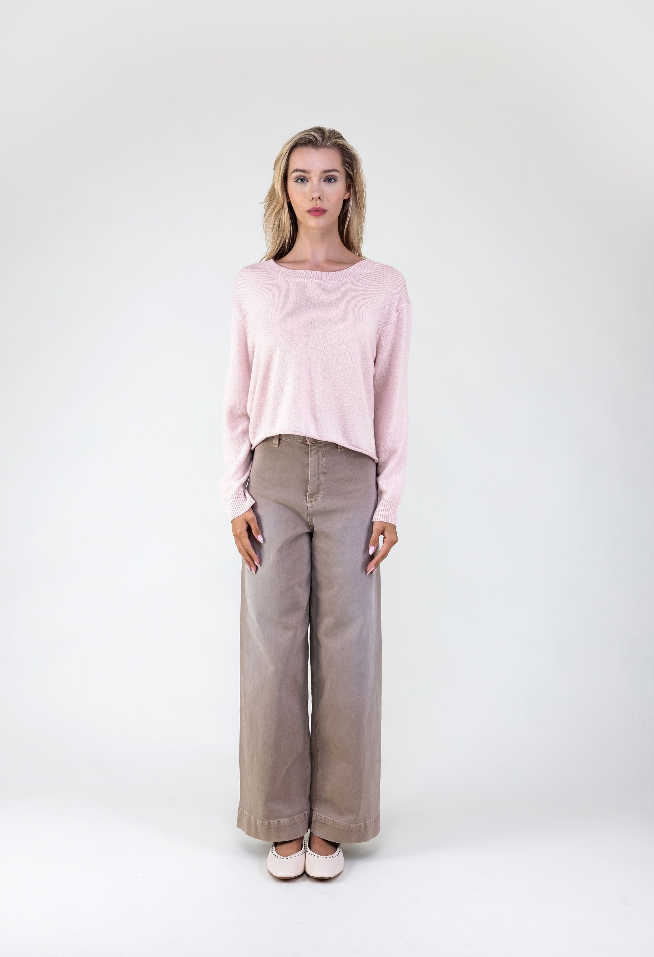 Van Kukil Lightweight Crew Neck Sweater