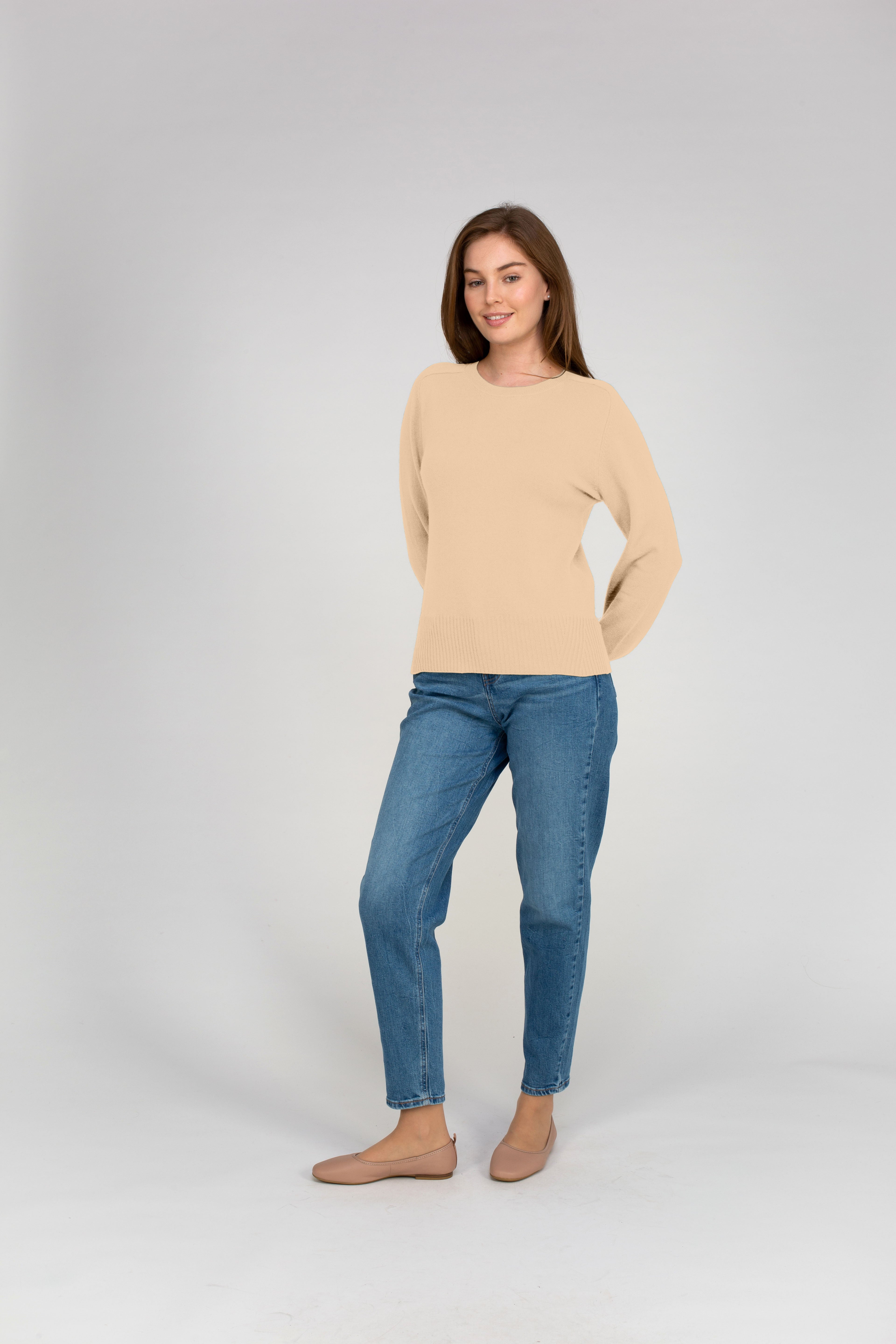 VAN KUKIL ROUND NECK CLASSIC SWEATER