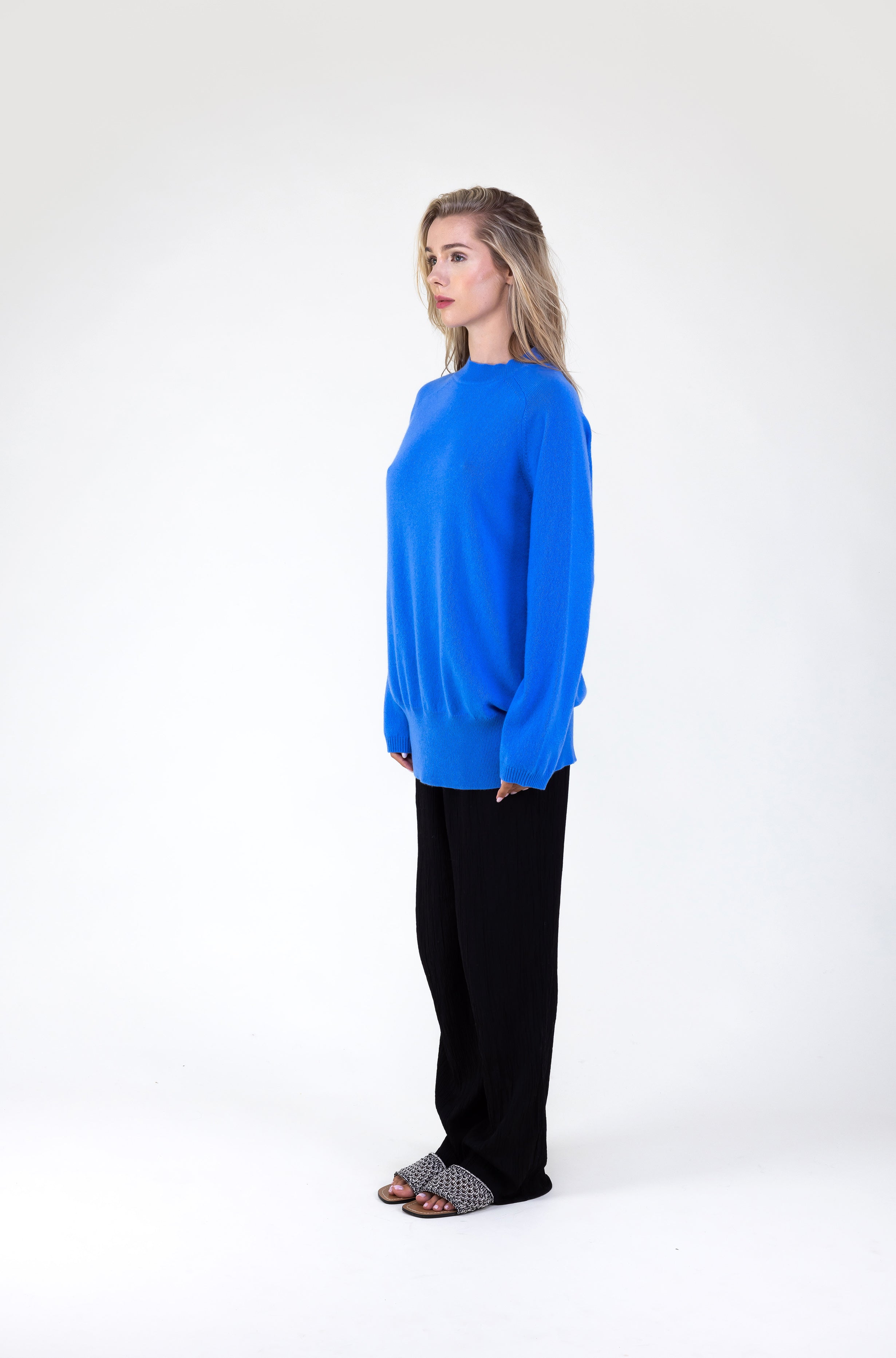 Van Kukil Classic Crew Neck Sweater