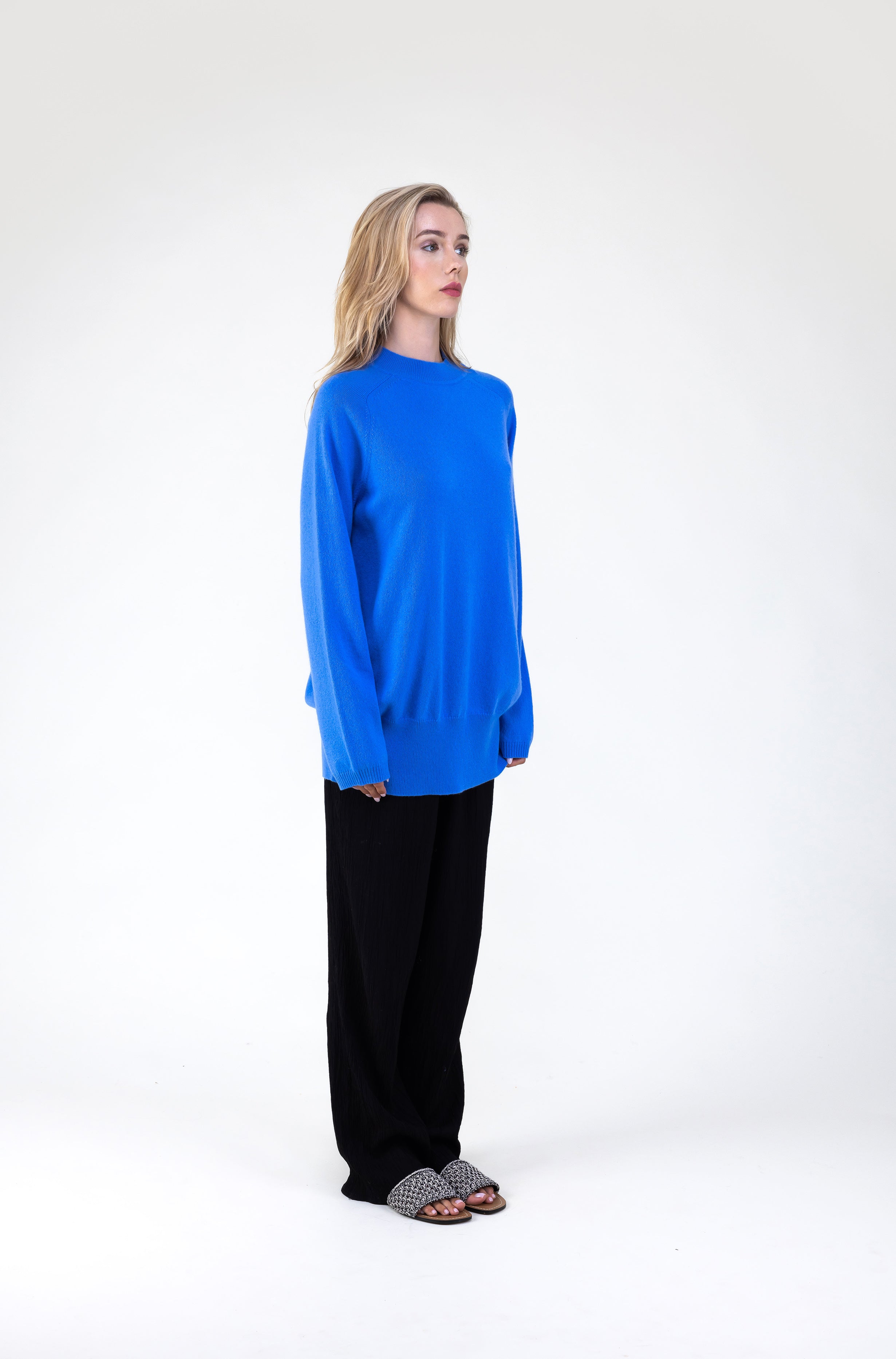 Van Kukil Classic Crew Neck Sweater