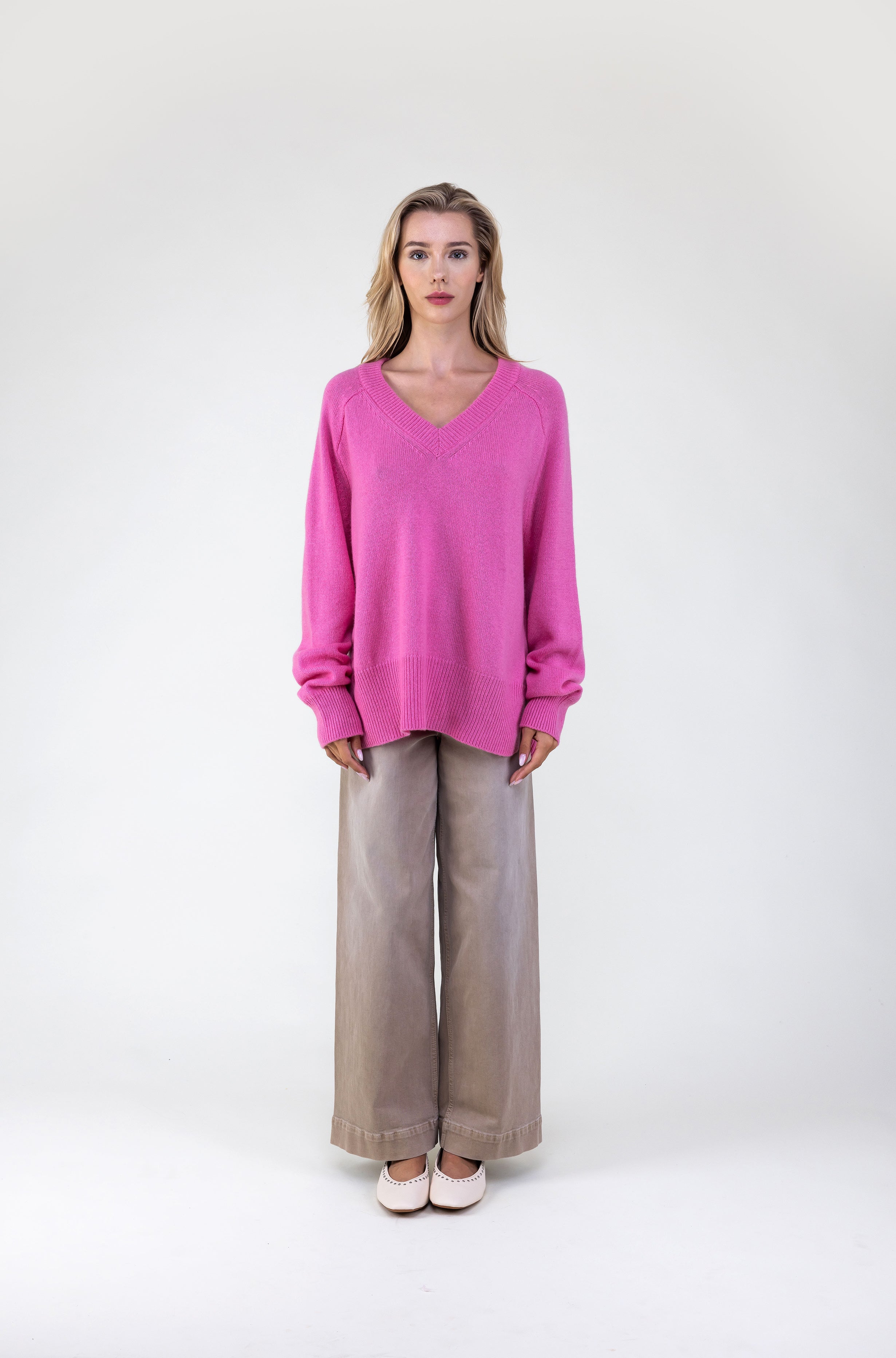Van Kukil V-Neck Sweater