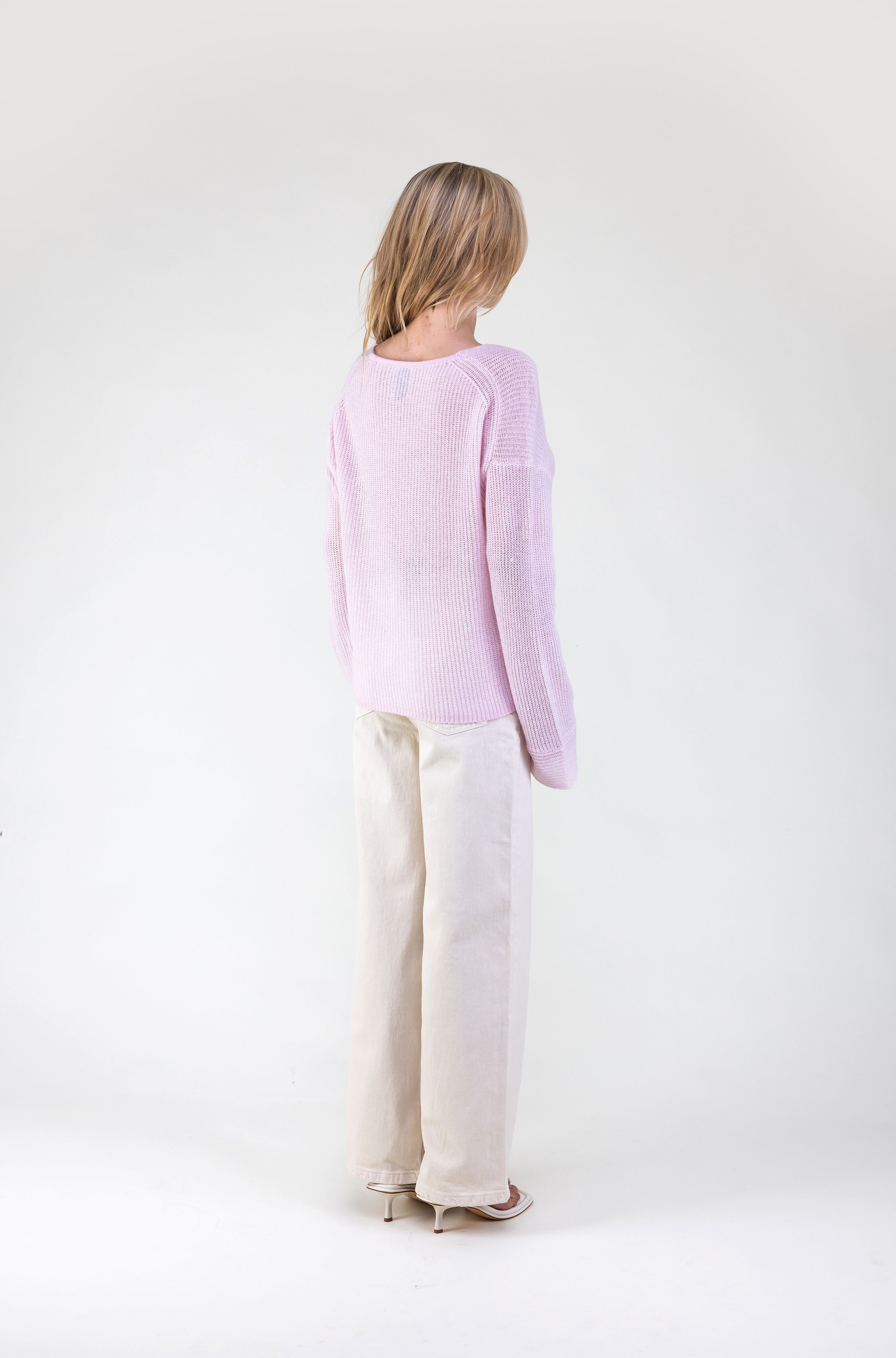 Van Kukil V-Neck Sweater