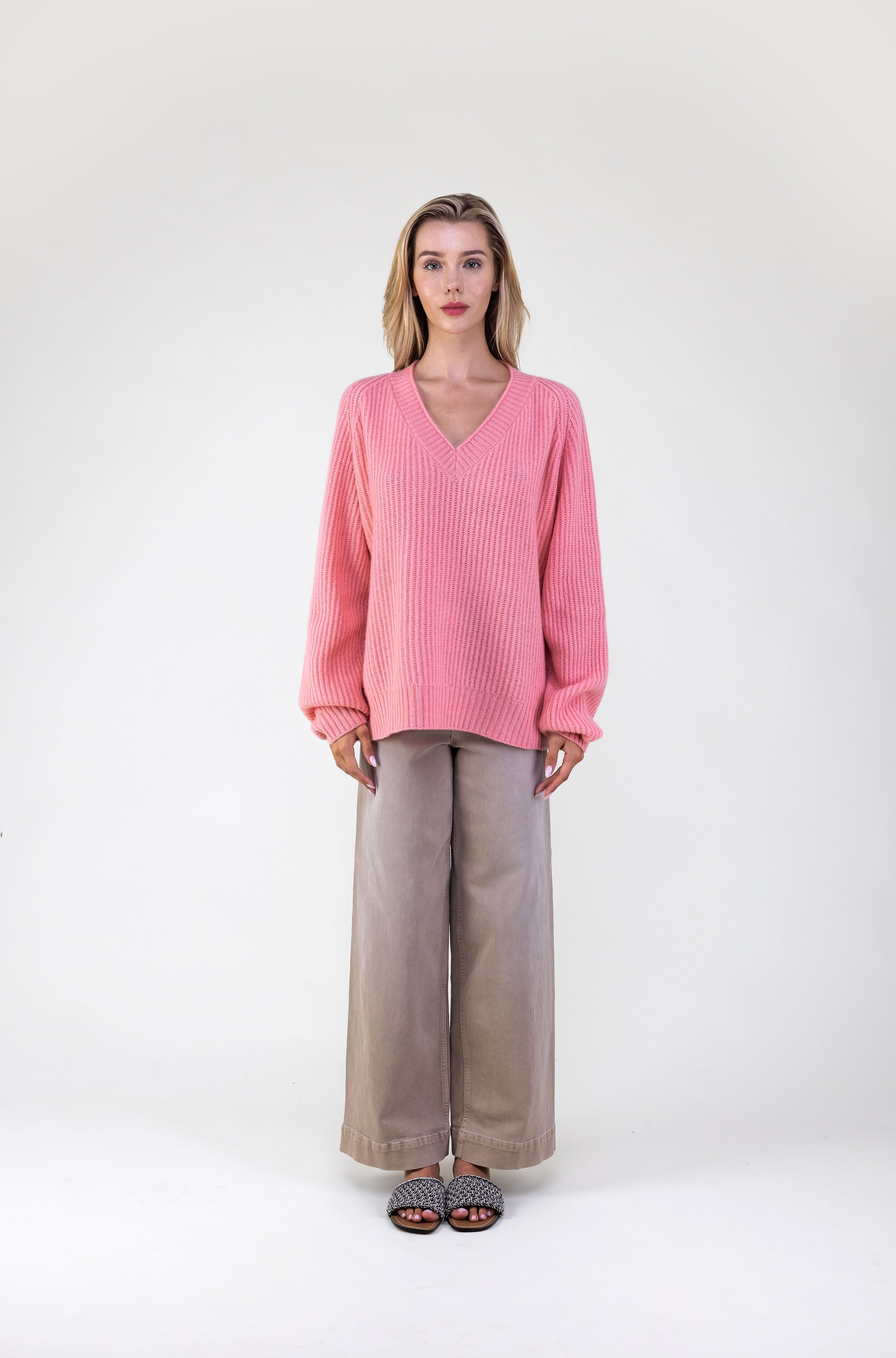 Van Kukil 100% Cashmere V-Neck Sweater