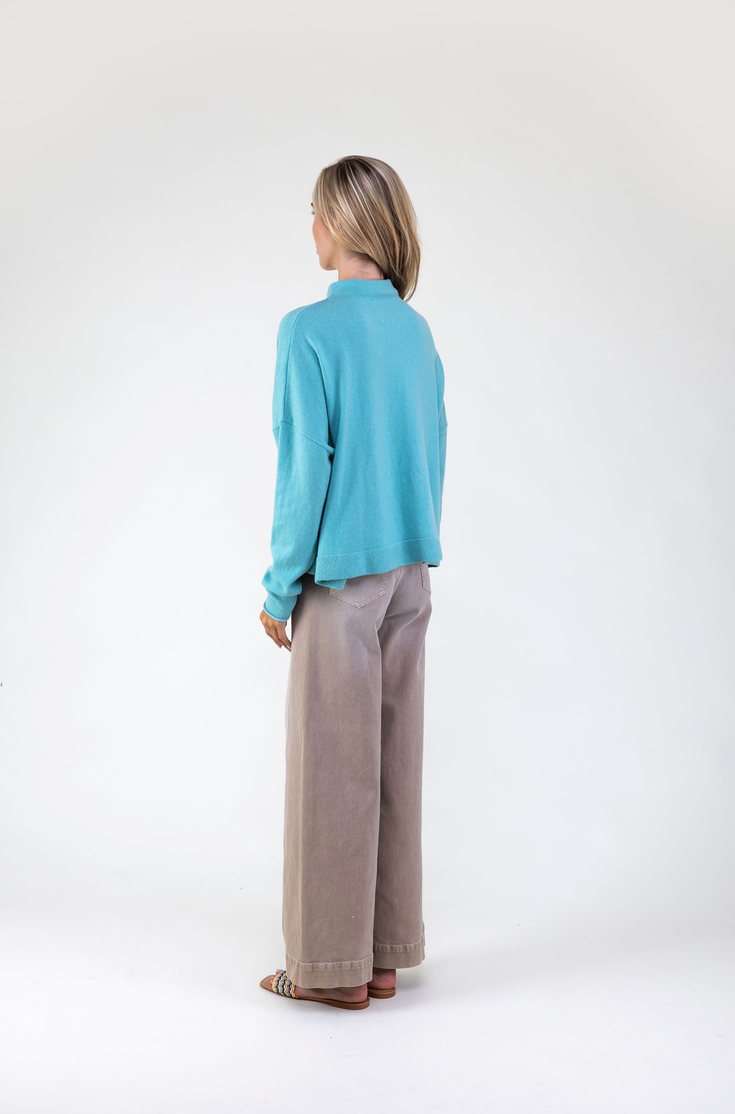 Van Kukil Cashmere Relaxed Mock Neck Sweater