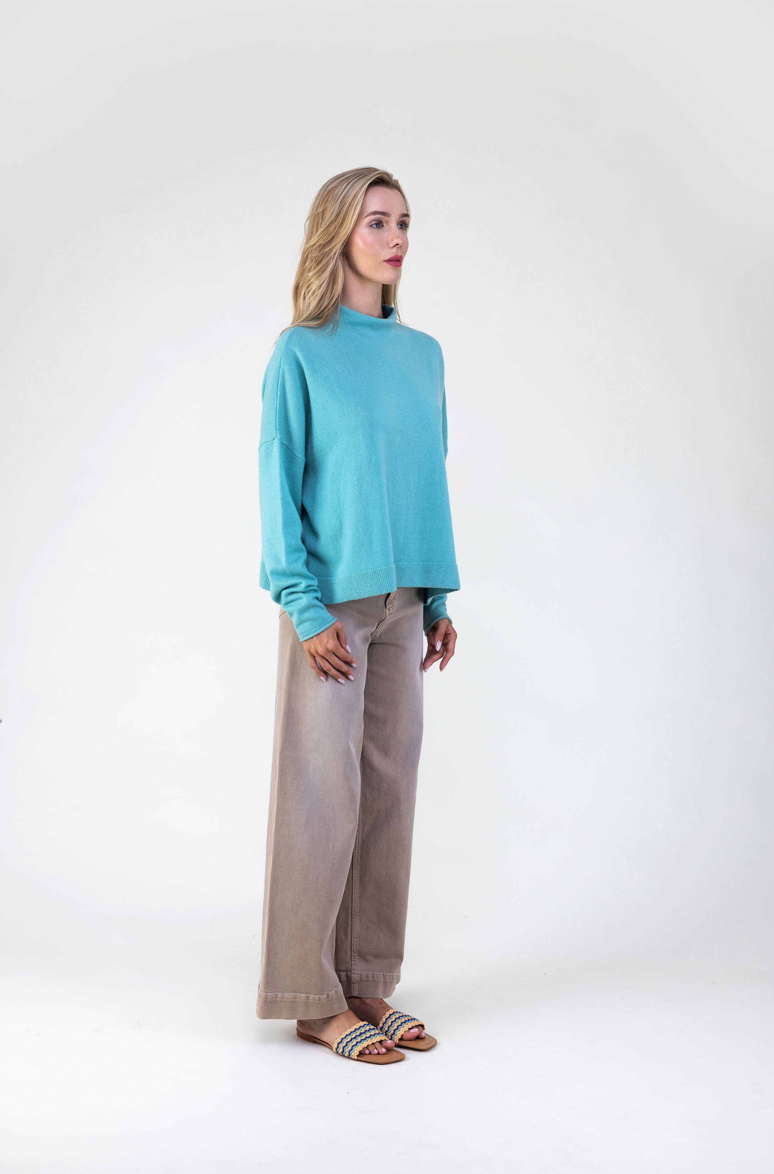 Van Kukil Cashmere Relaxed Mock Neck Sweater