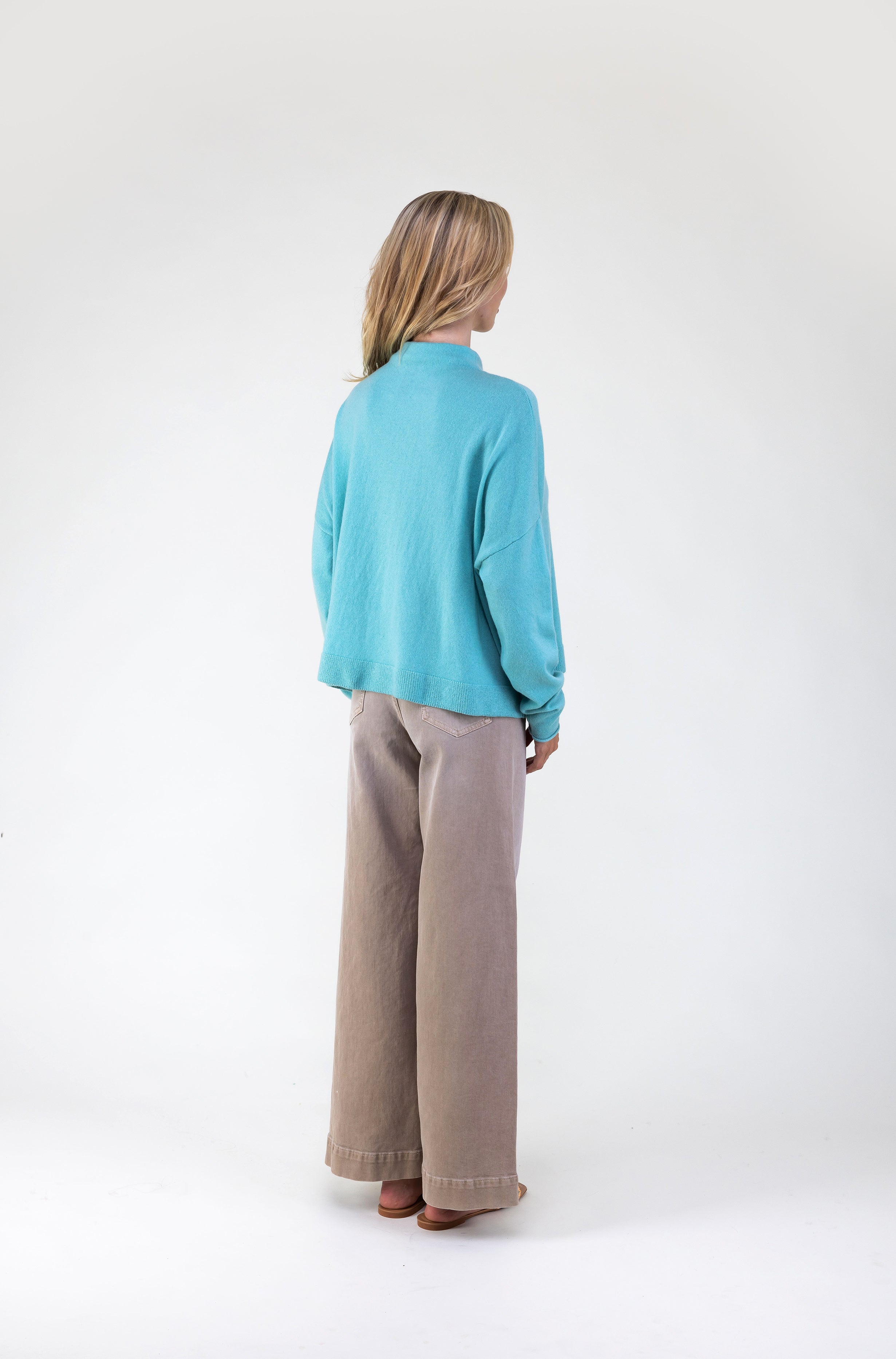 Van Kukil Cashmere Relaxed Mock Neck Sweater