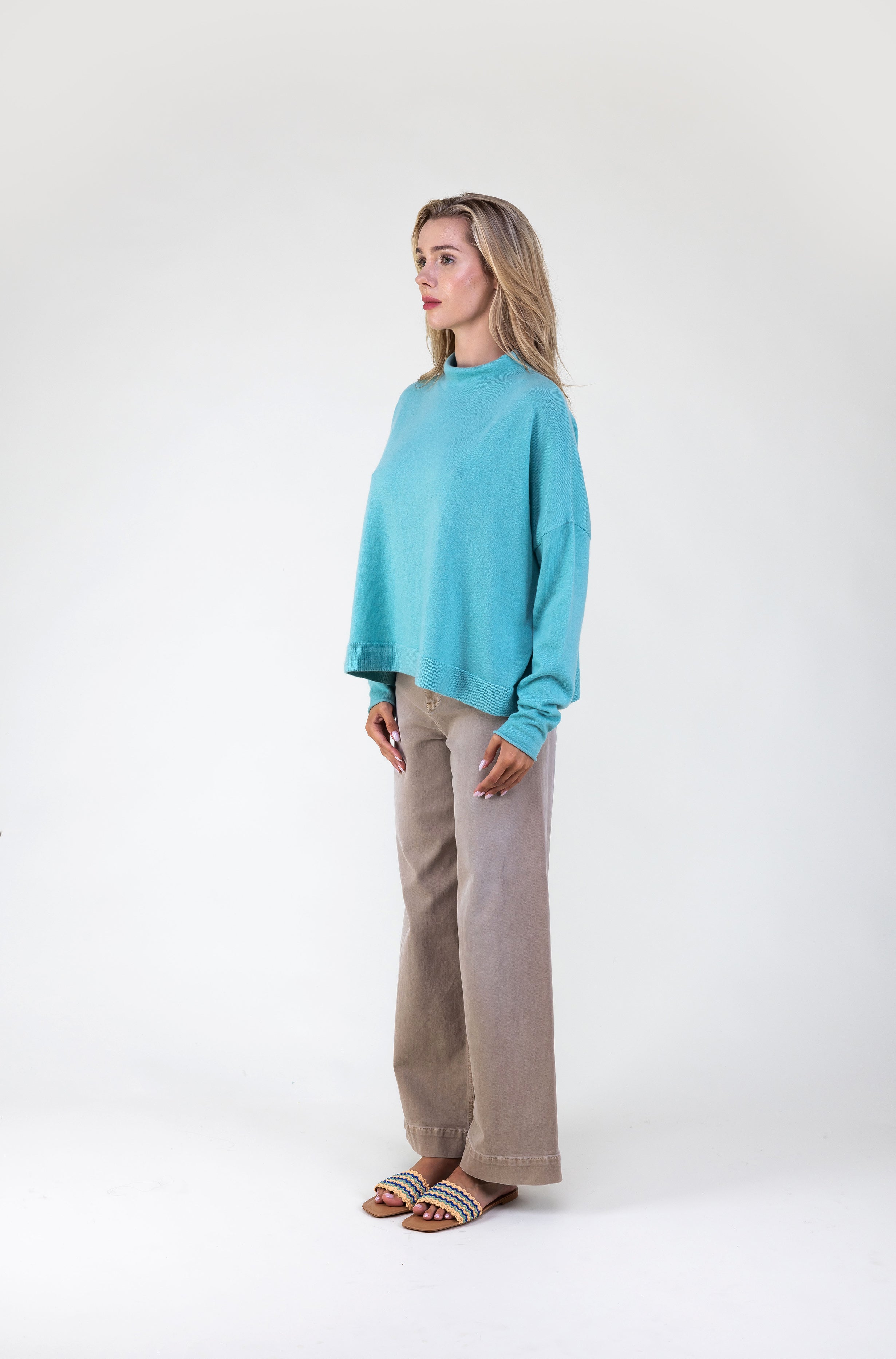 Van Kukil Cashmere Relaxed Mock Neck Sweater