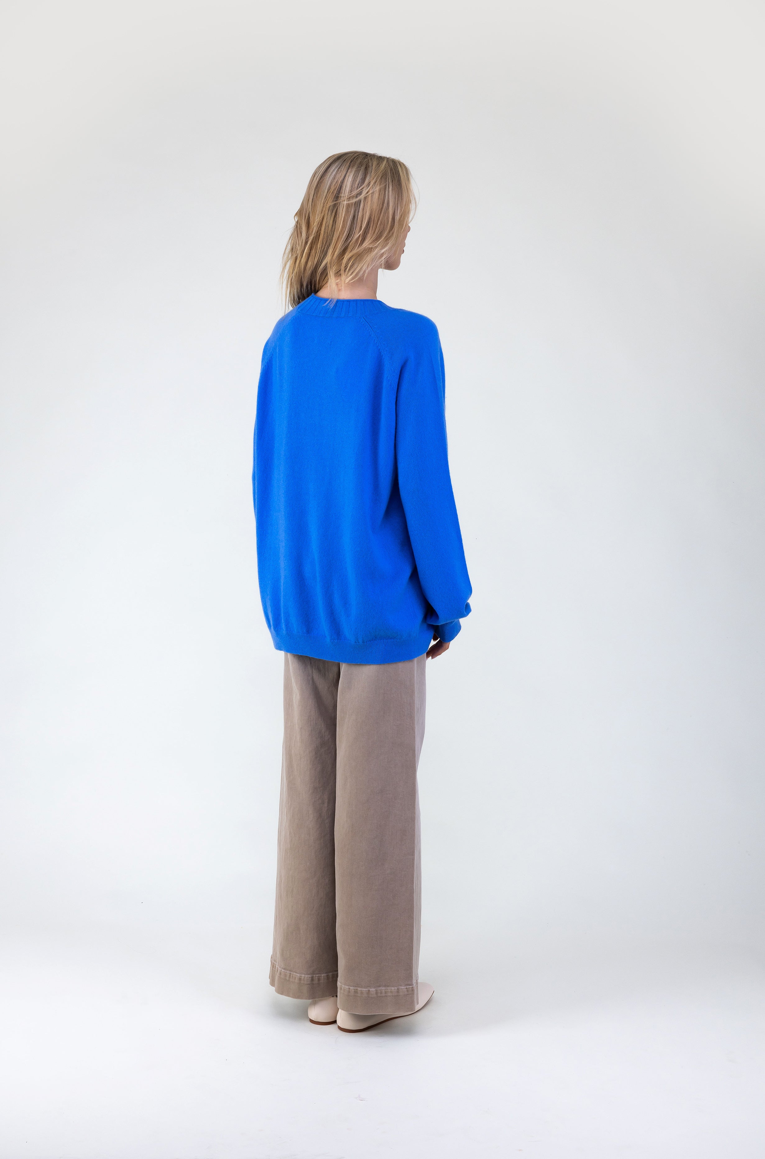 Van Kukil V-Neck Relaxed Sweater