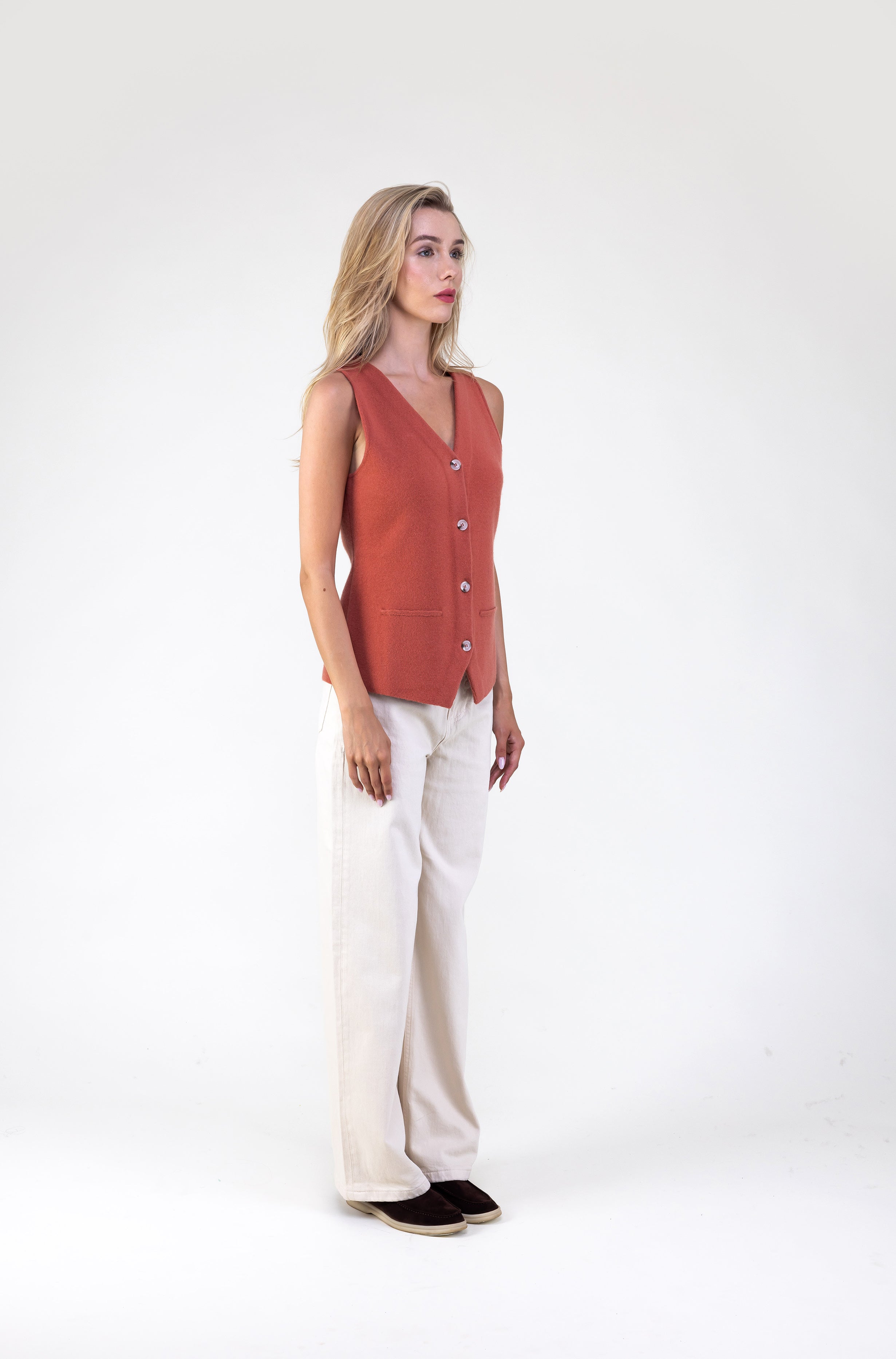 Van Kukil Sleeveless Cashmere Button Vest
