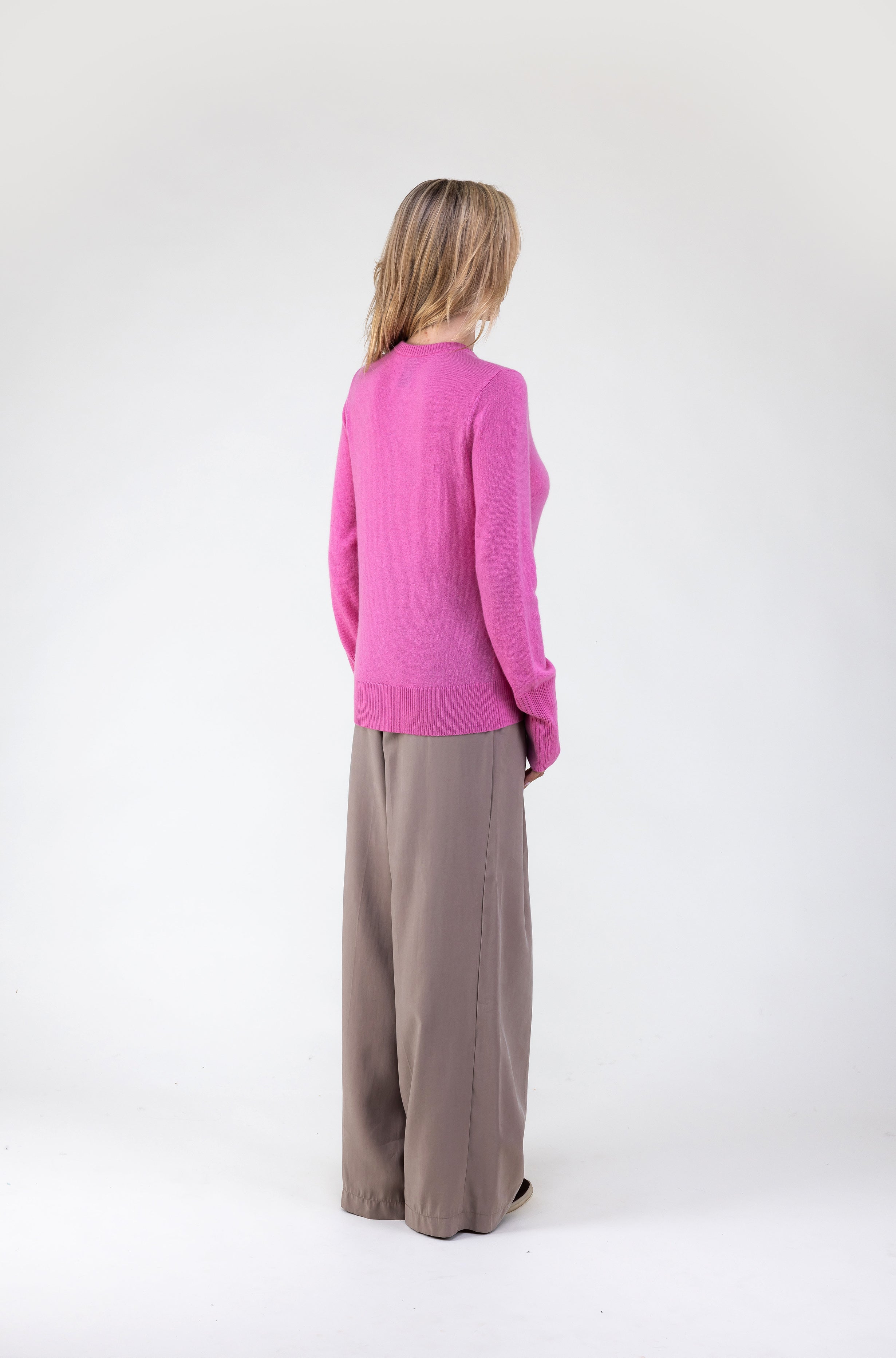 Van Kukil Cashmere Crew Neck Cardigan