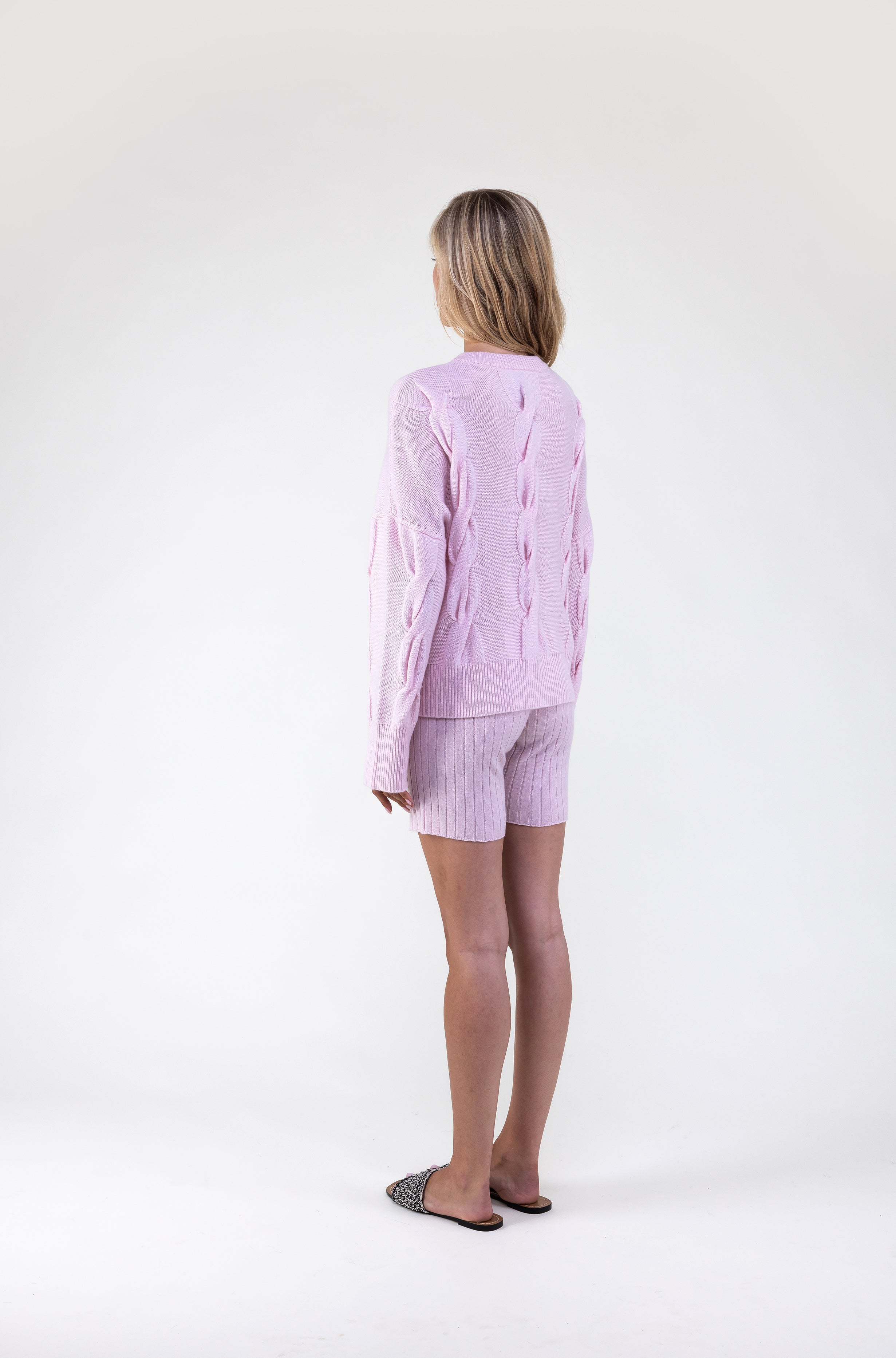 Van Kukil 100% Cashmere Cable Knit Sweater