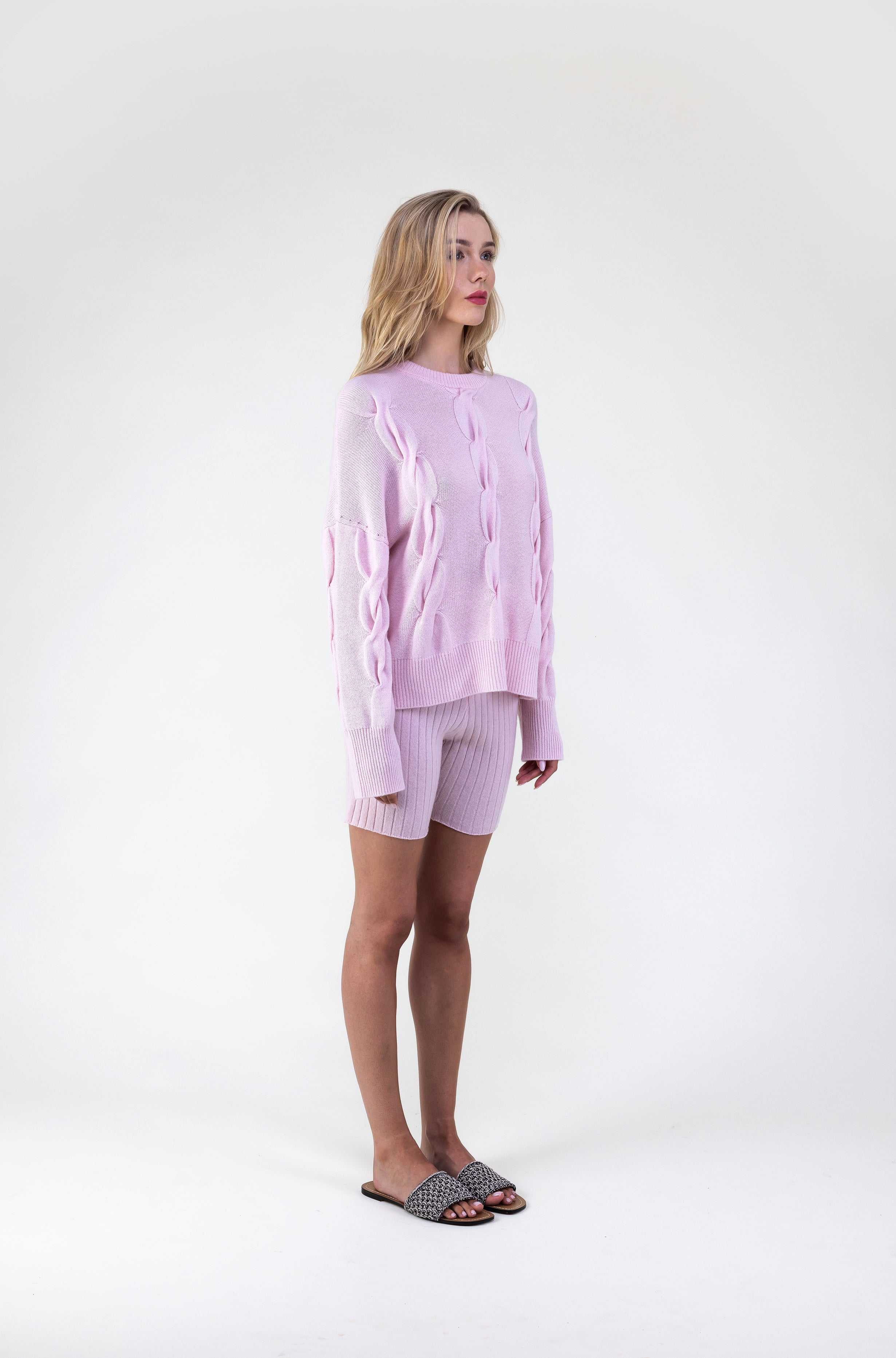 Van Kukil 100% Cashmere Cable Knit Sweater