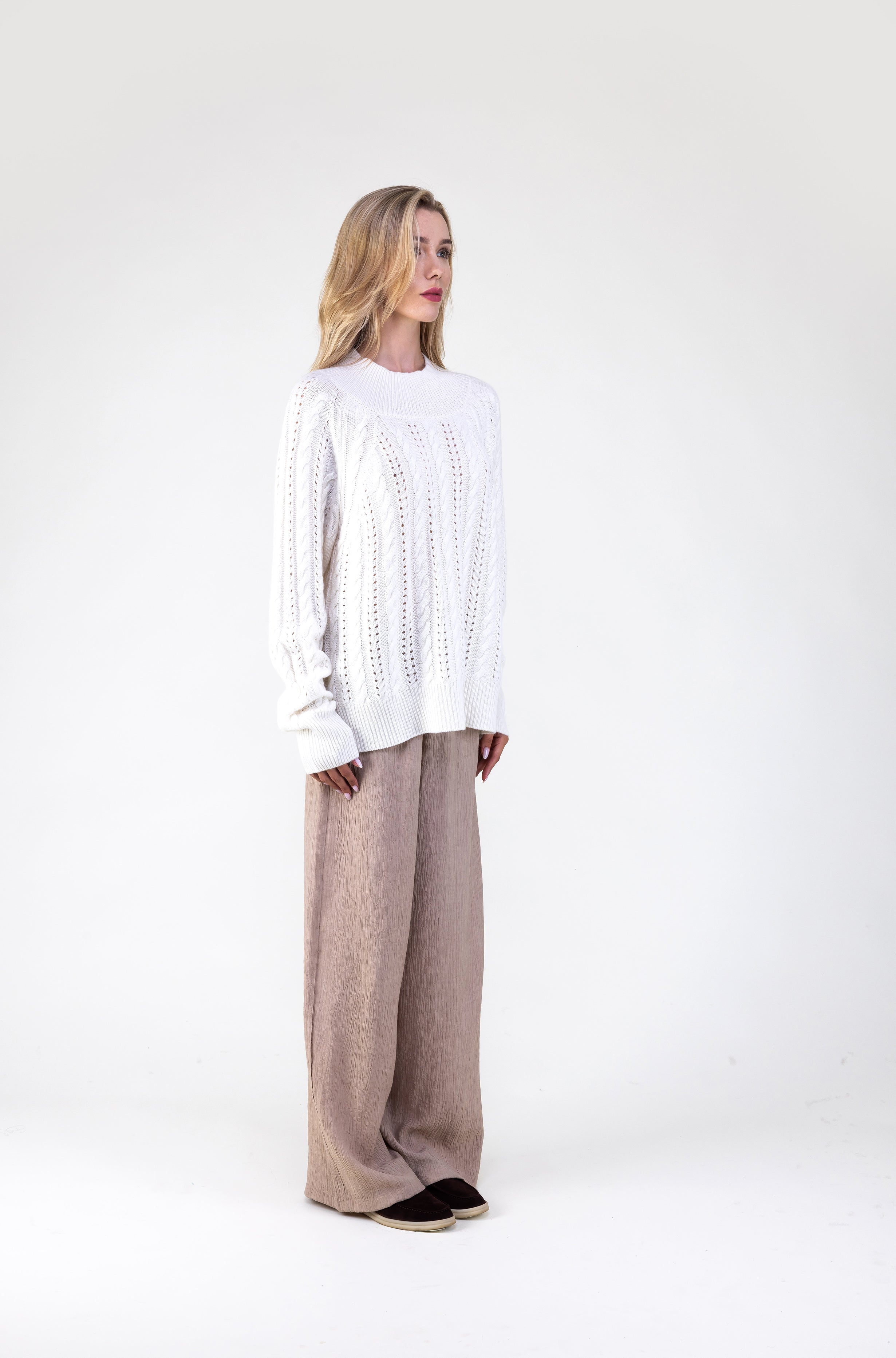 Van Kukil Cashmere Cable-Knit Eyelet Sweater