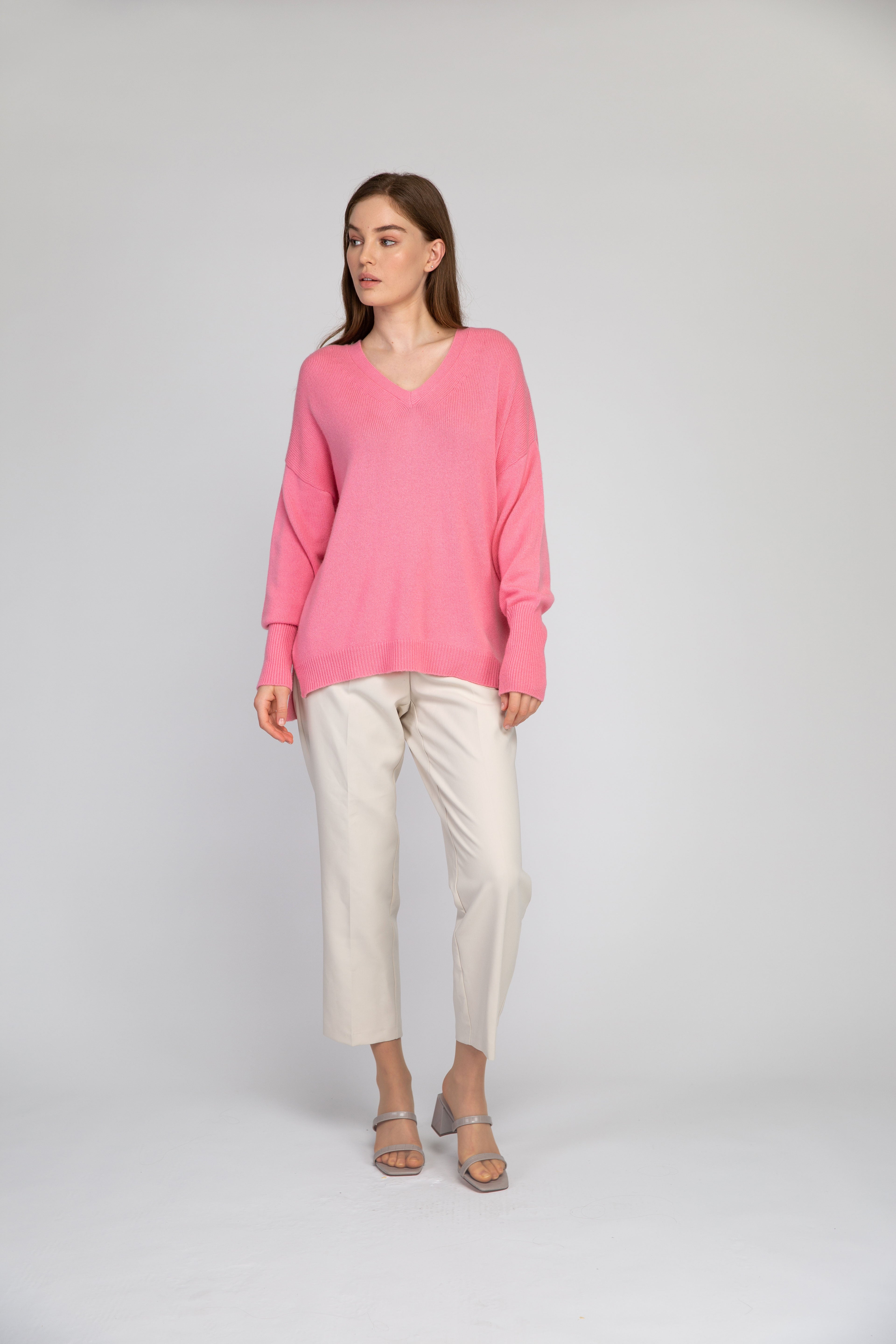 VAN KUKIL V NECK BOYFRIEND STYLE