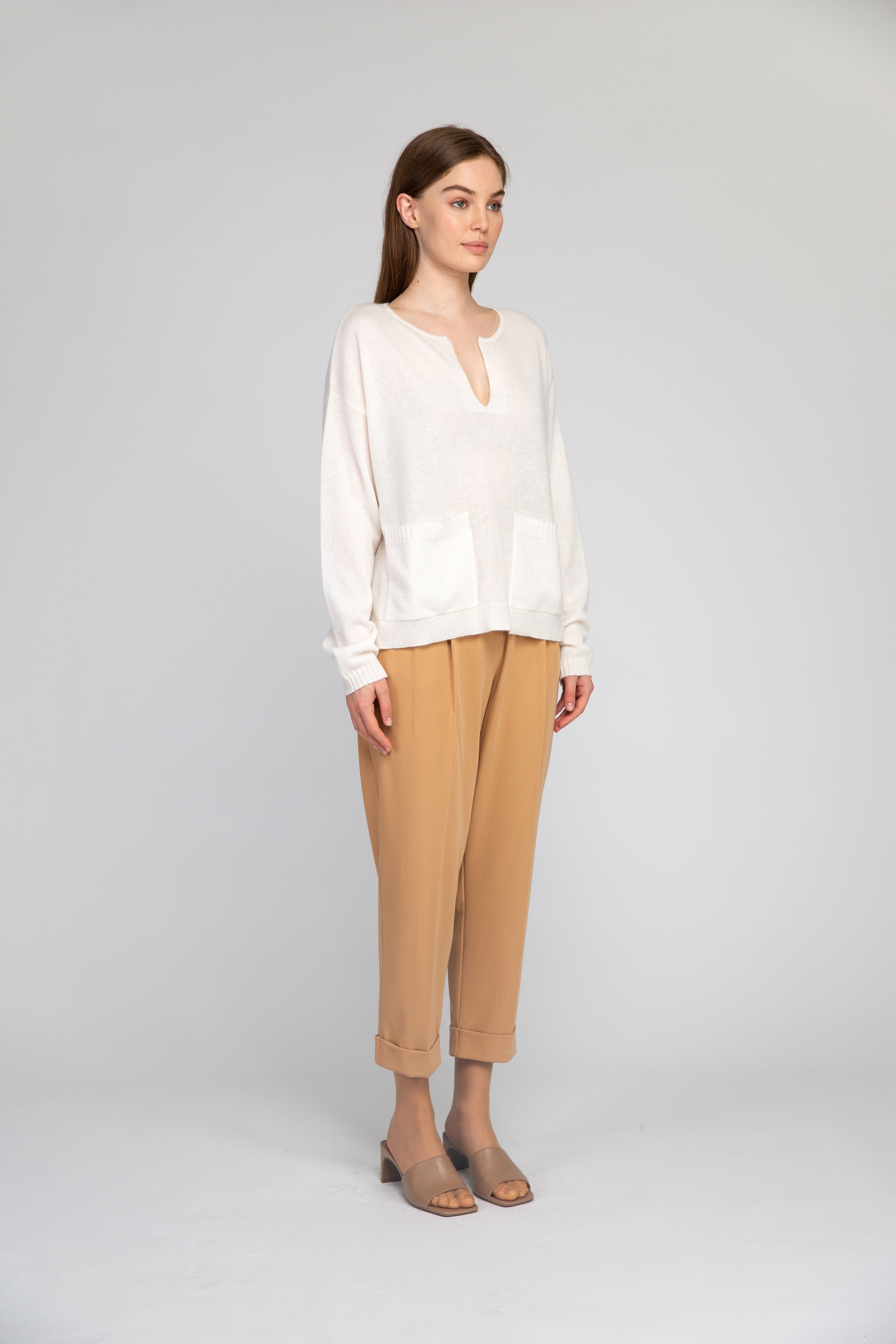 VAN KUKIL NOTCH NECK WITH POCKET JUMPER