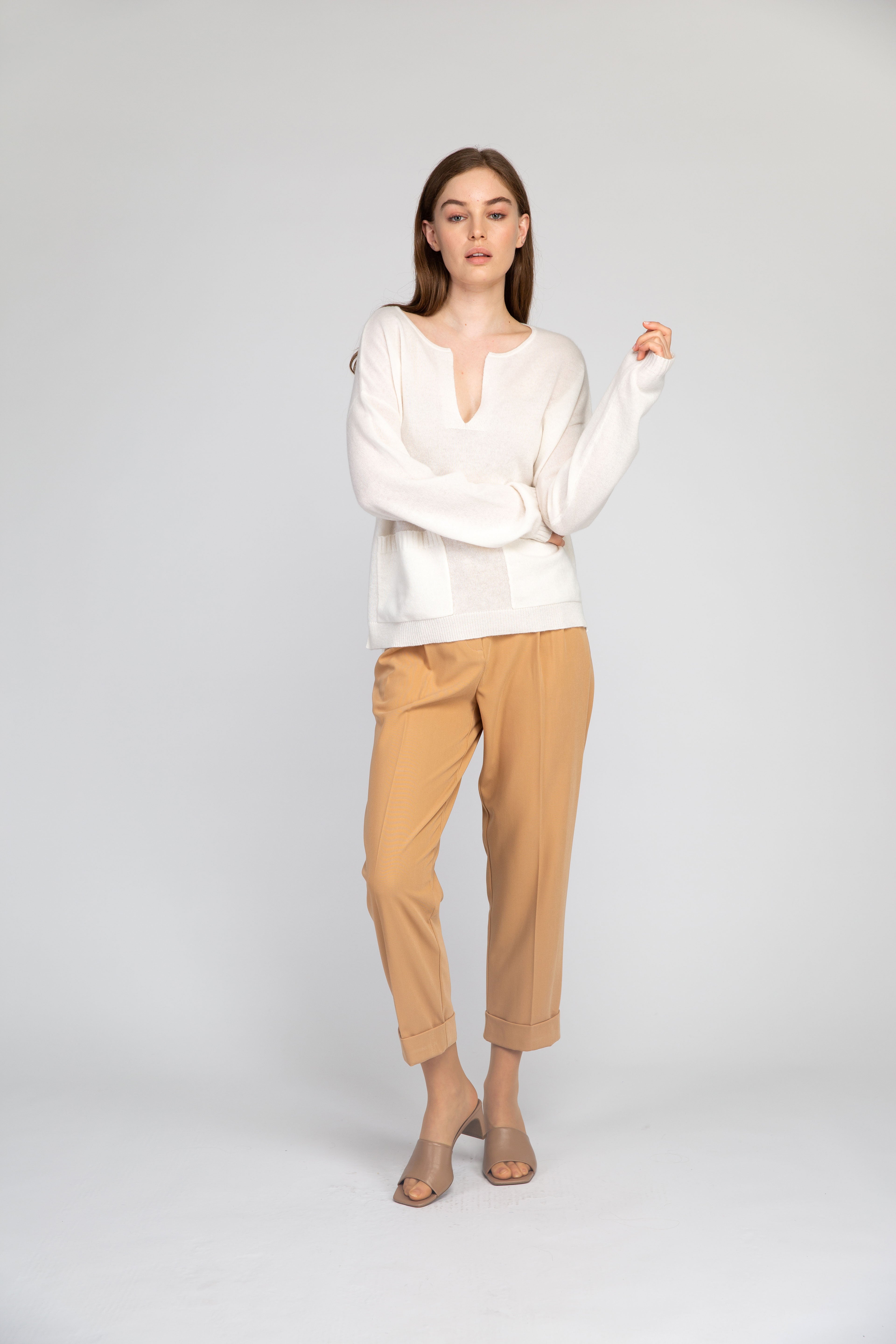 VAN KUKIL NOTCH NECK WITH POCKET JUMPER