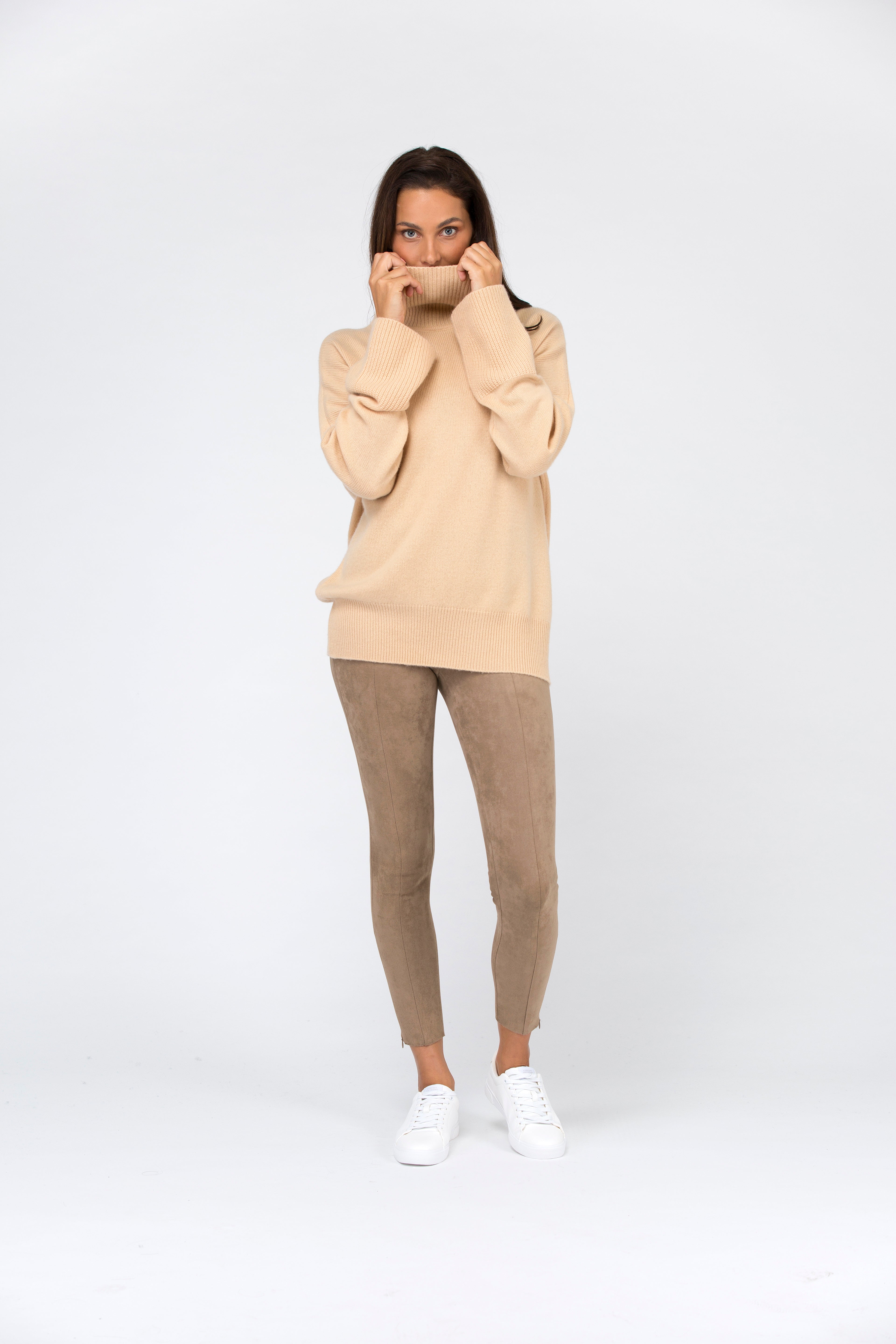 VAN KUKIL ROLL NECK LOOSE FIT JUMPER