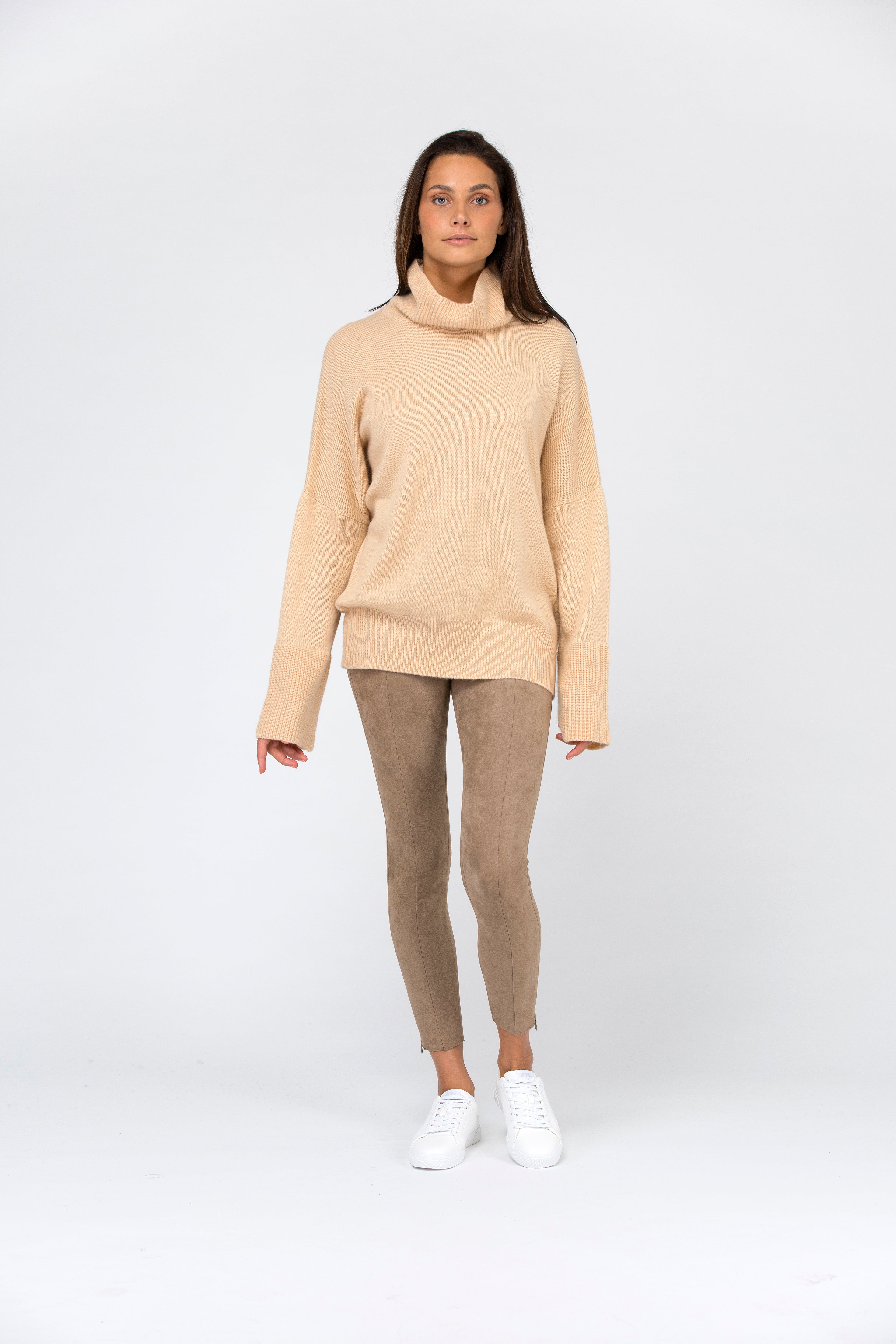 VAN KUKIL ROLL NECK LOOSE FIT JUMPER