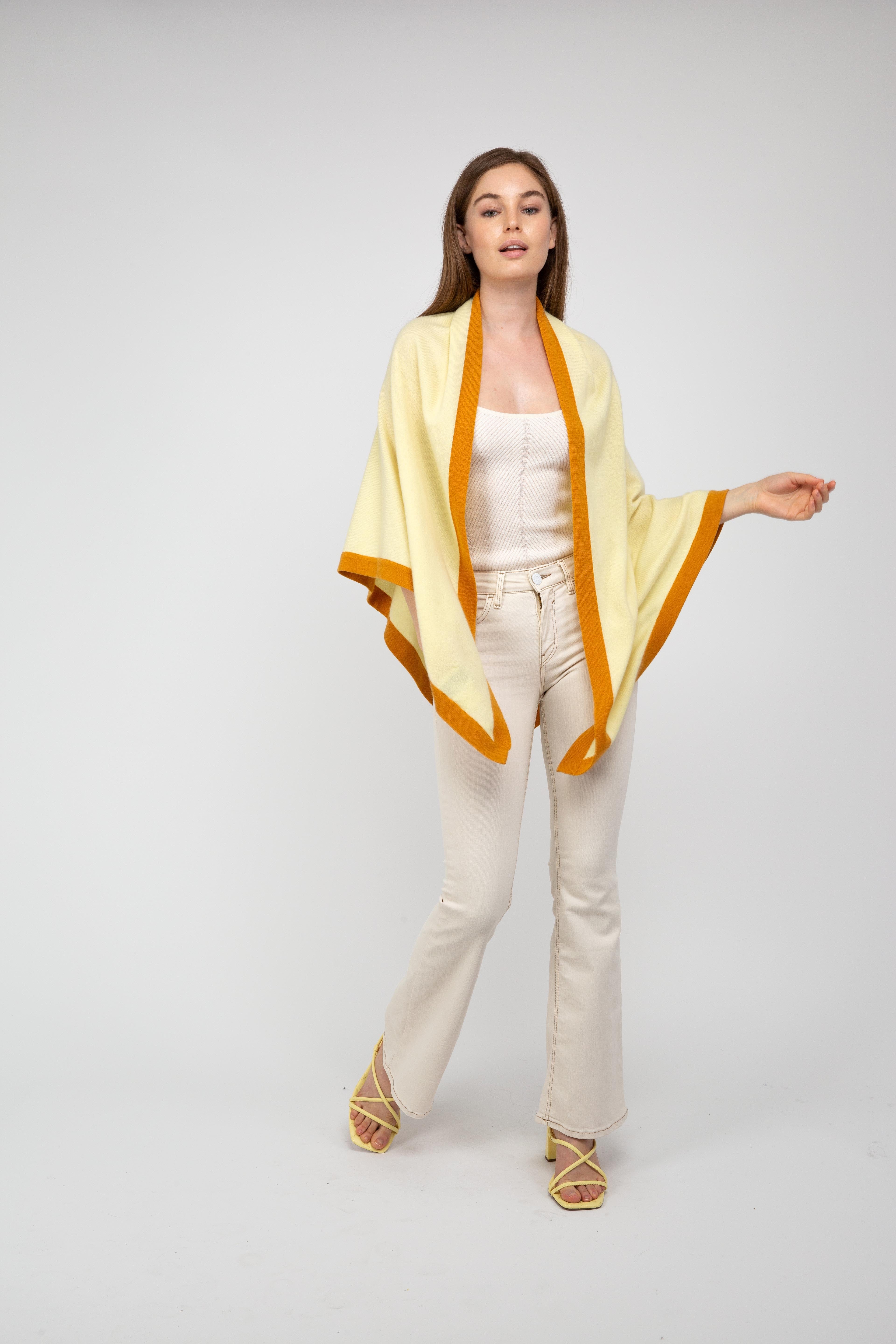 Van Kukil Contrast Trim Cape