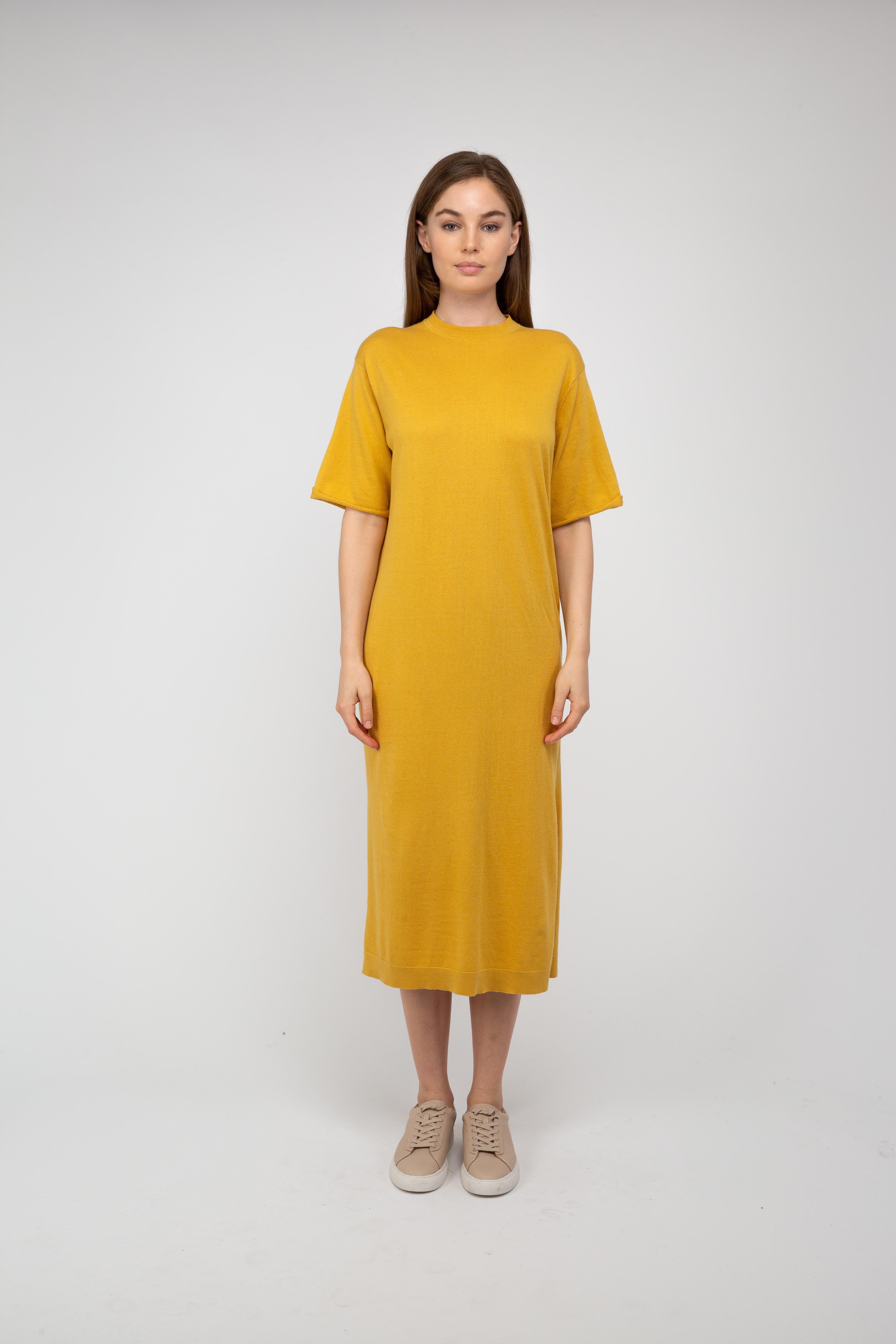 Van Kukil Relaxed Short Sleeve Midi Dress
