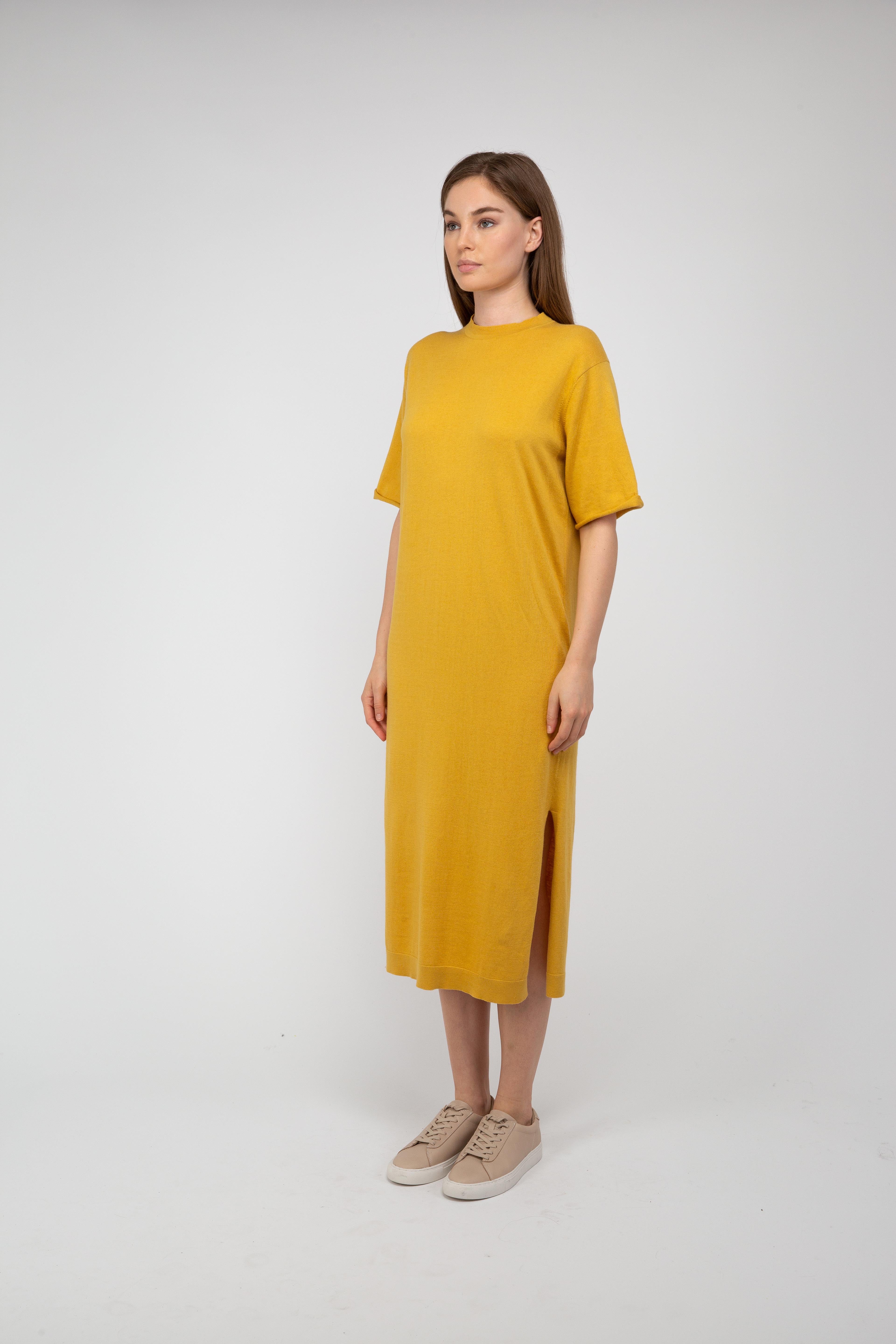 Van Kukil Relaxed Short Sleeve Midi Dress