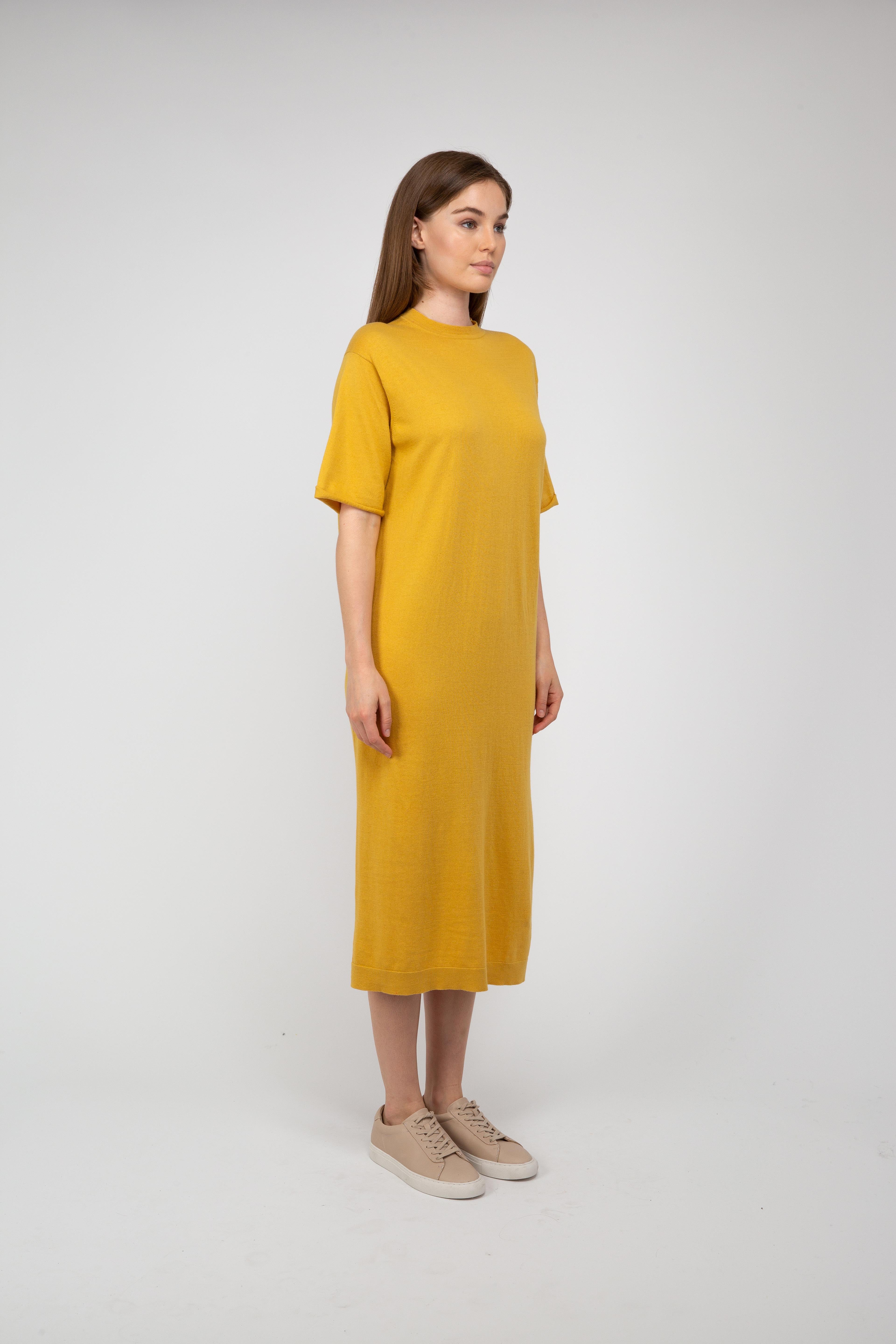 Van Kukil Relaxed Short Sleeve Midi Dress