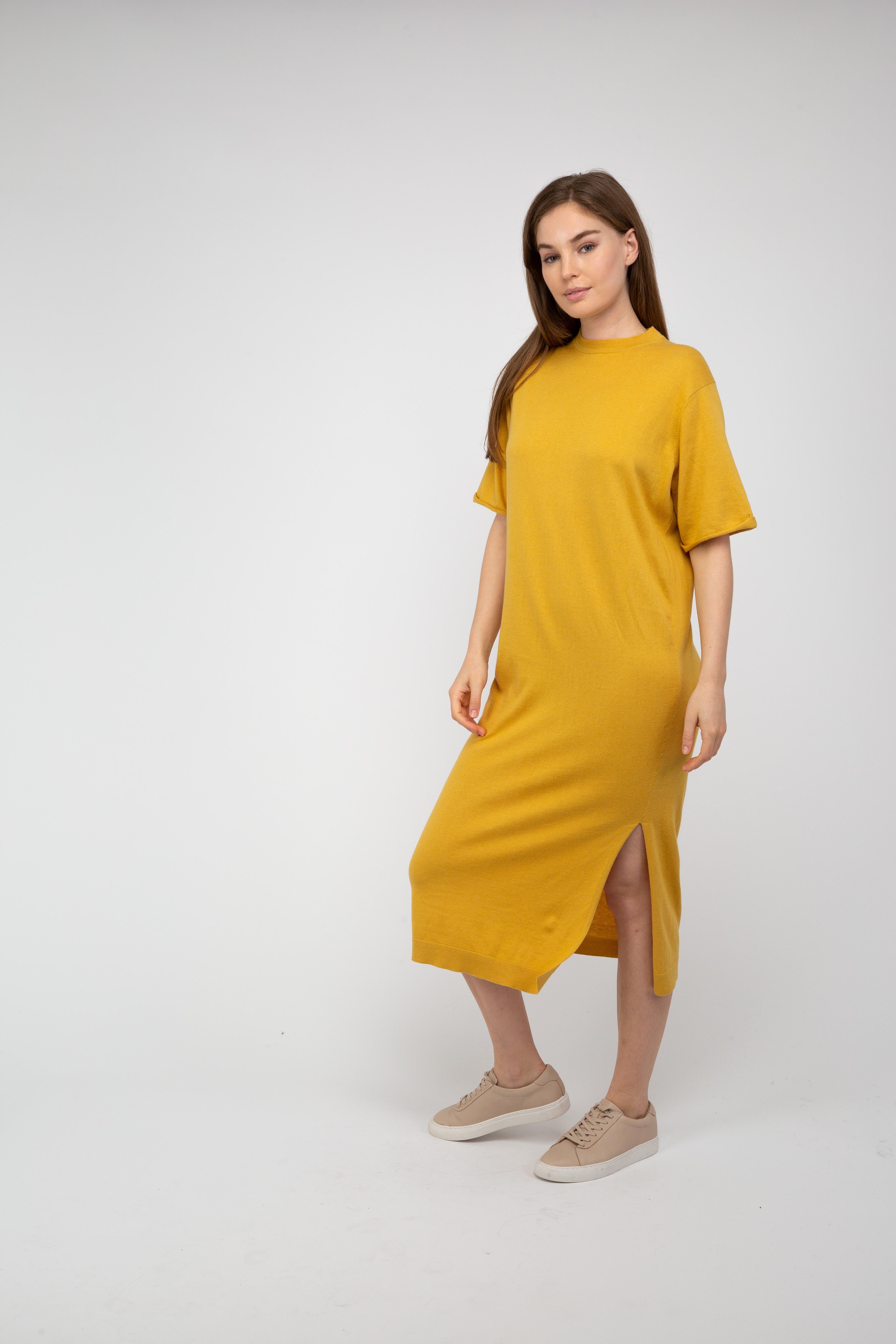 Van Kukil Relaxed Short Sleeve Midi Dress