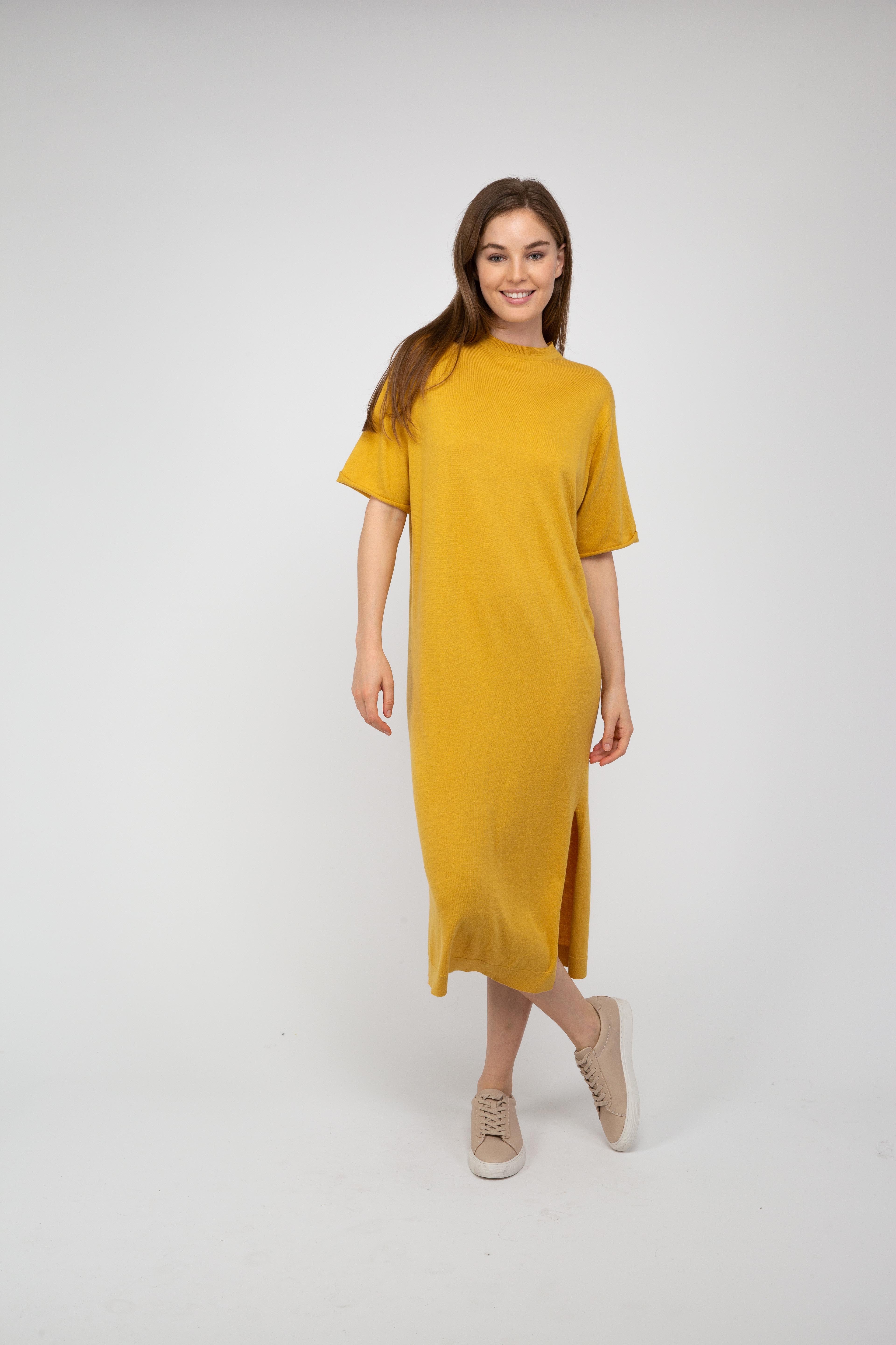 Van Kukil Relaxed Short Sleeve Midi Dress