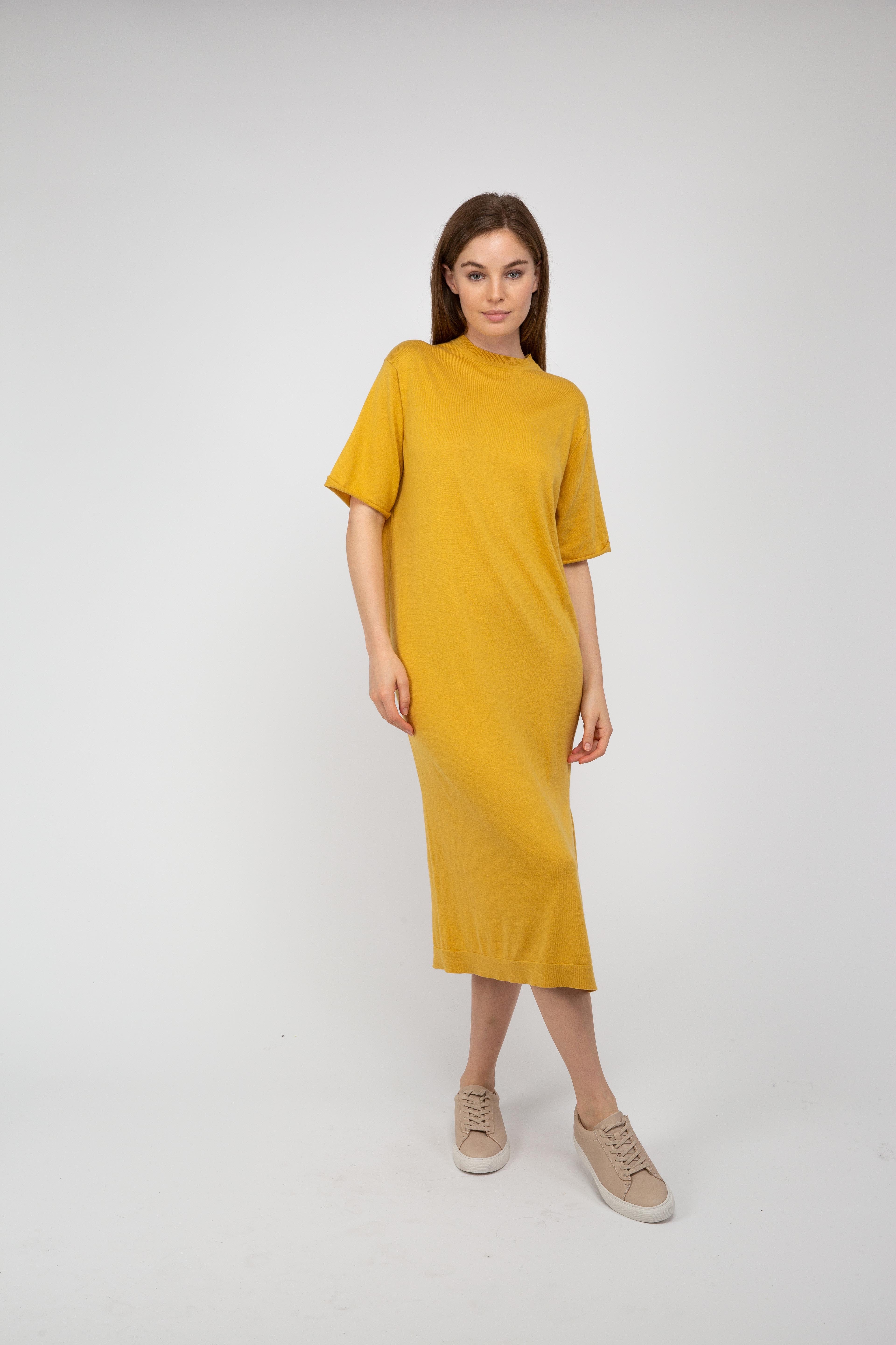Van Kukil Relaxed Short Sleeve Midi Dress