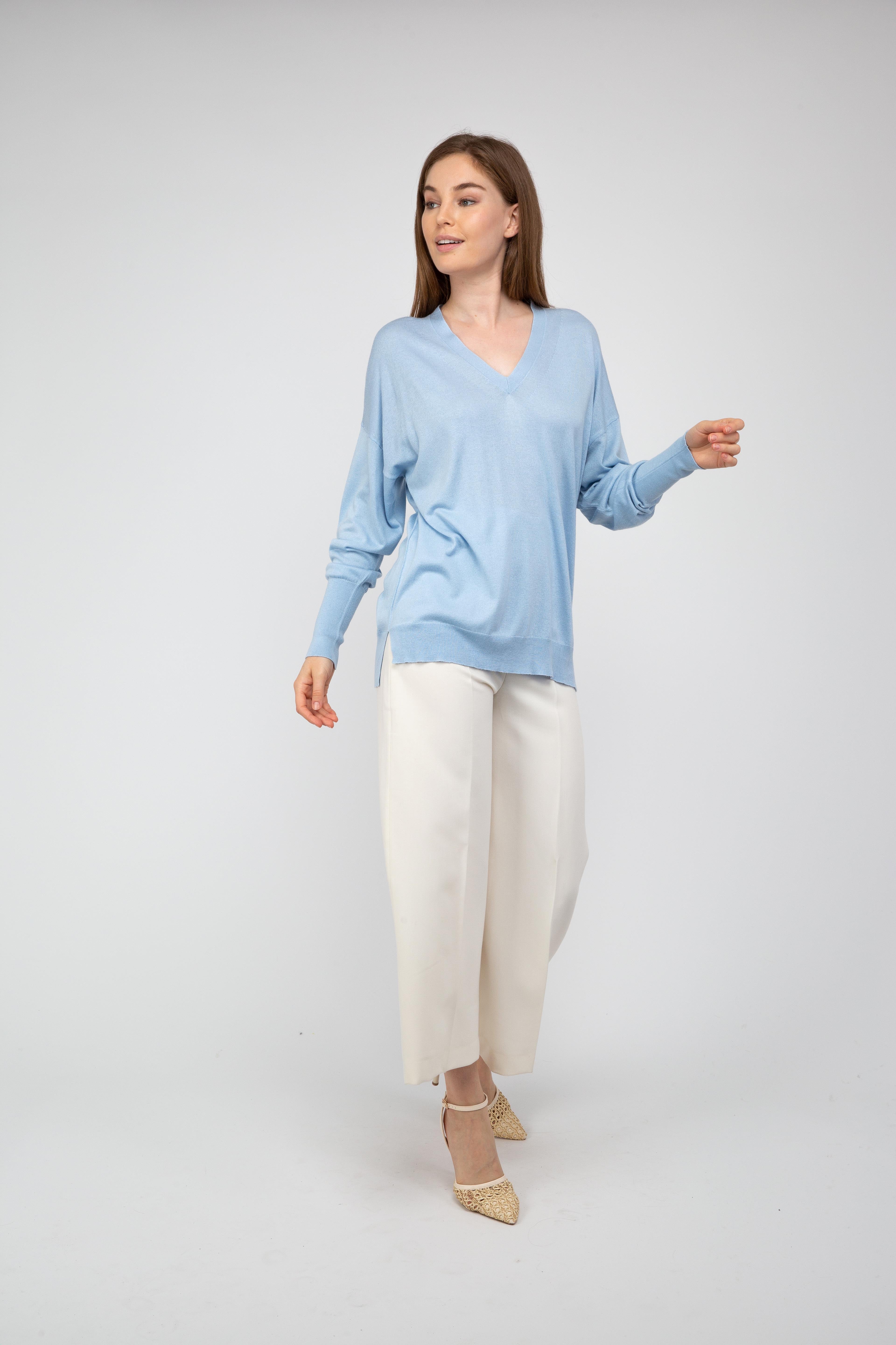 Van Kukil Cashmere V Neck Jumper