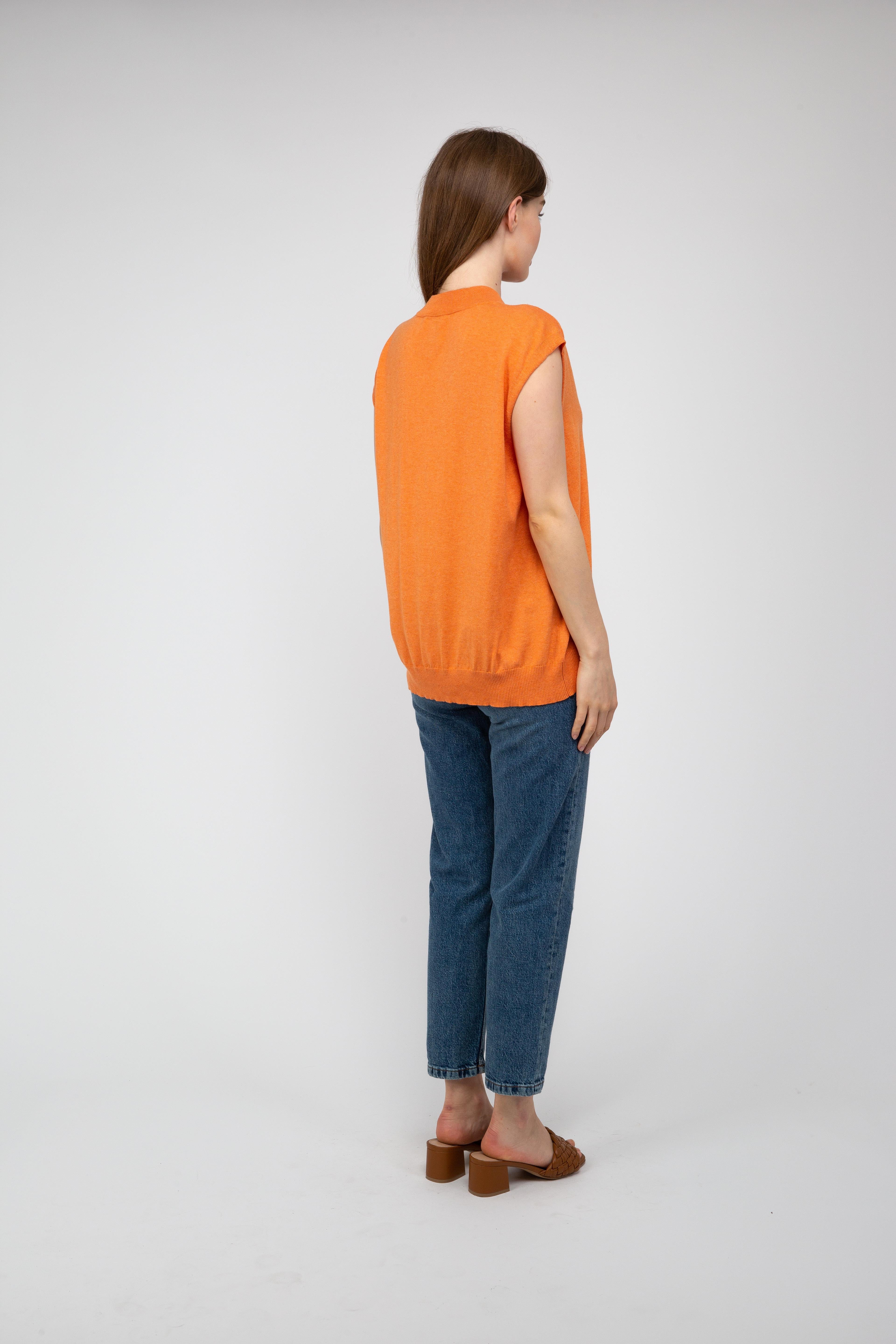 Van Kukil Sleeveless V-Neck Jumper