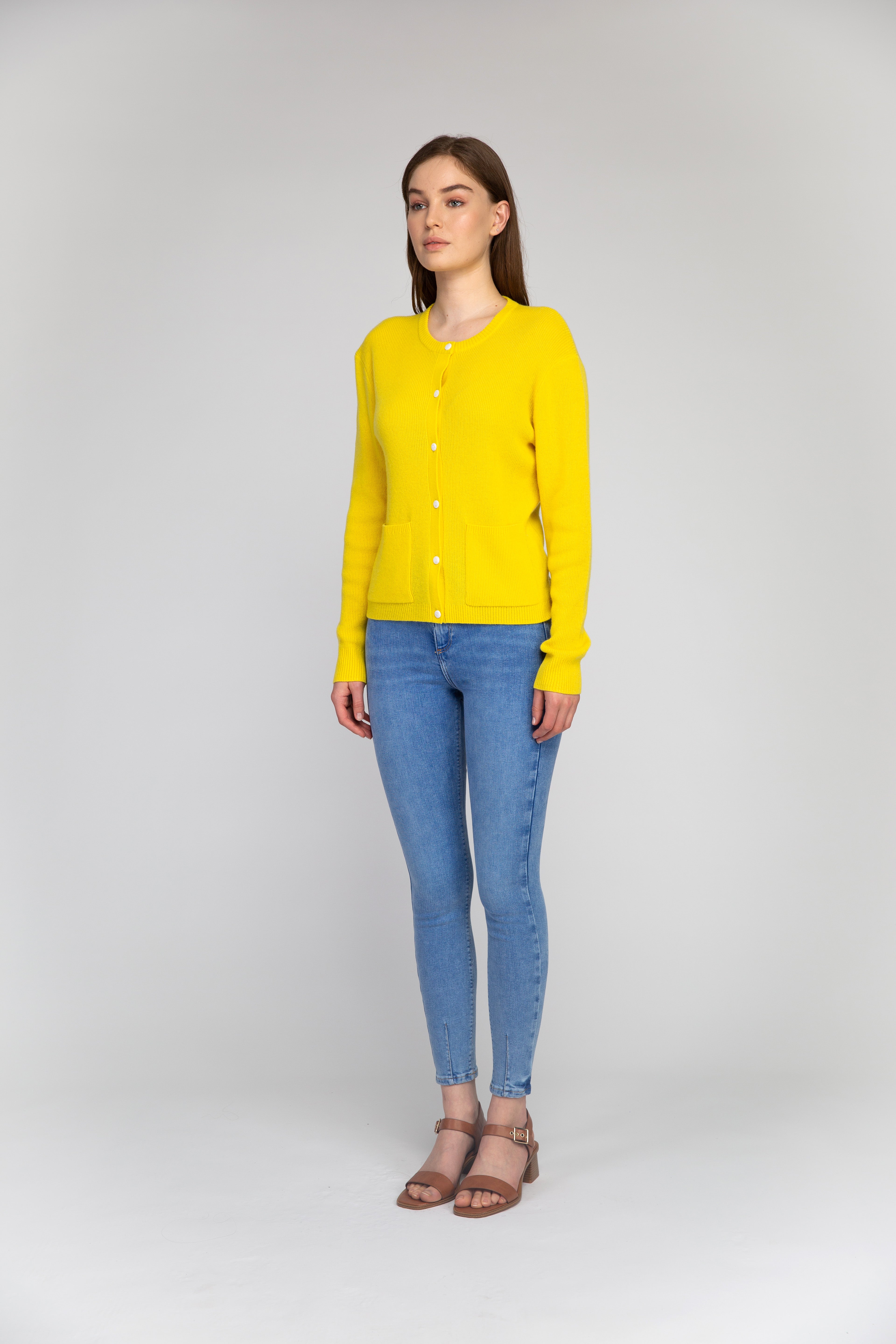 Van Kukil Classic Crew Neck Cardigan