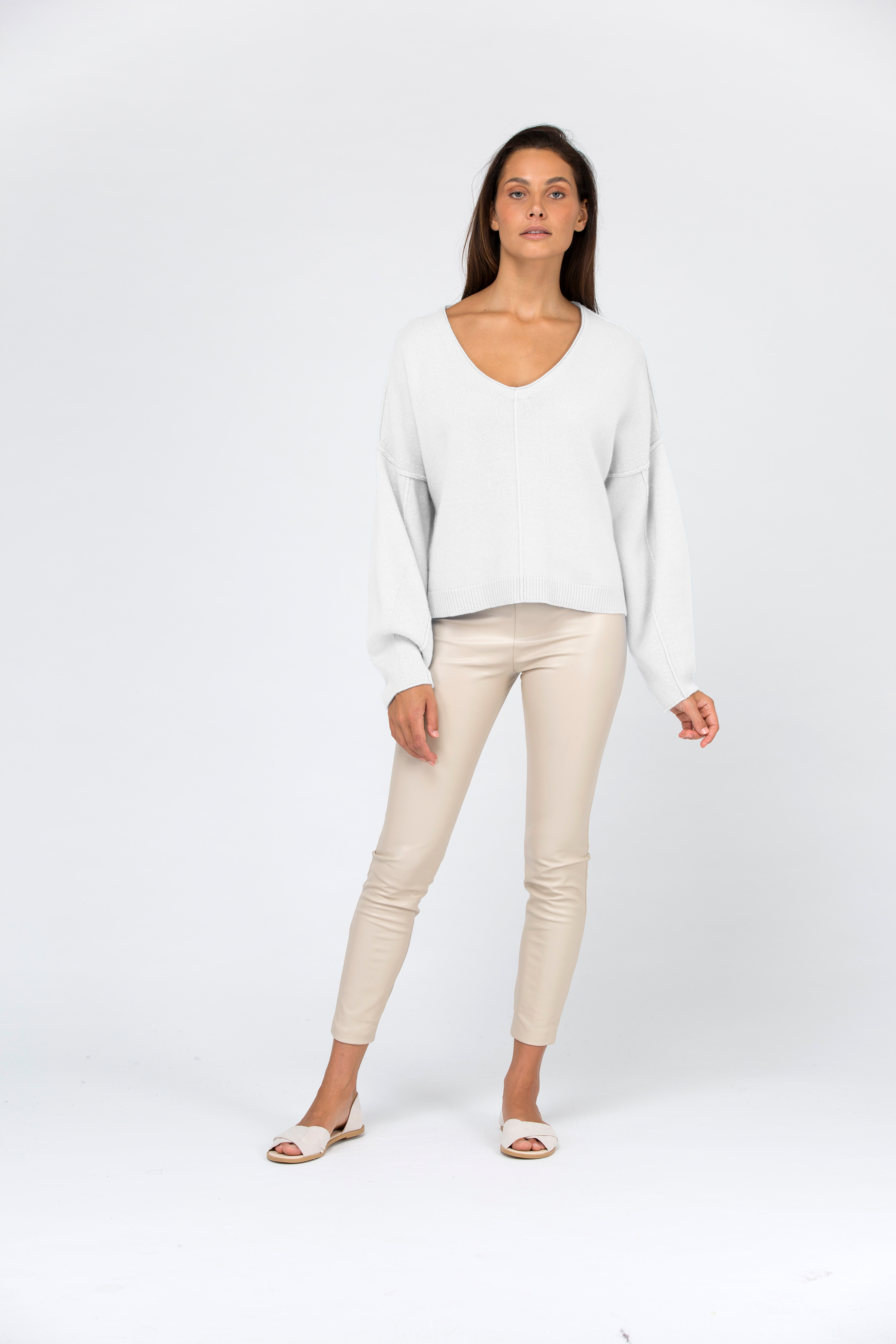 VAN KUKIL V NECK BUTTERFLY JUMPER