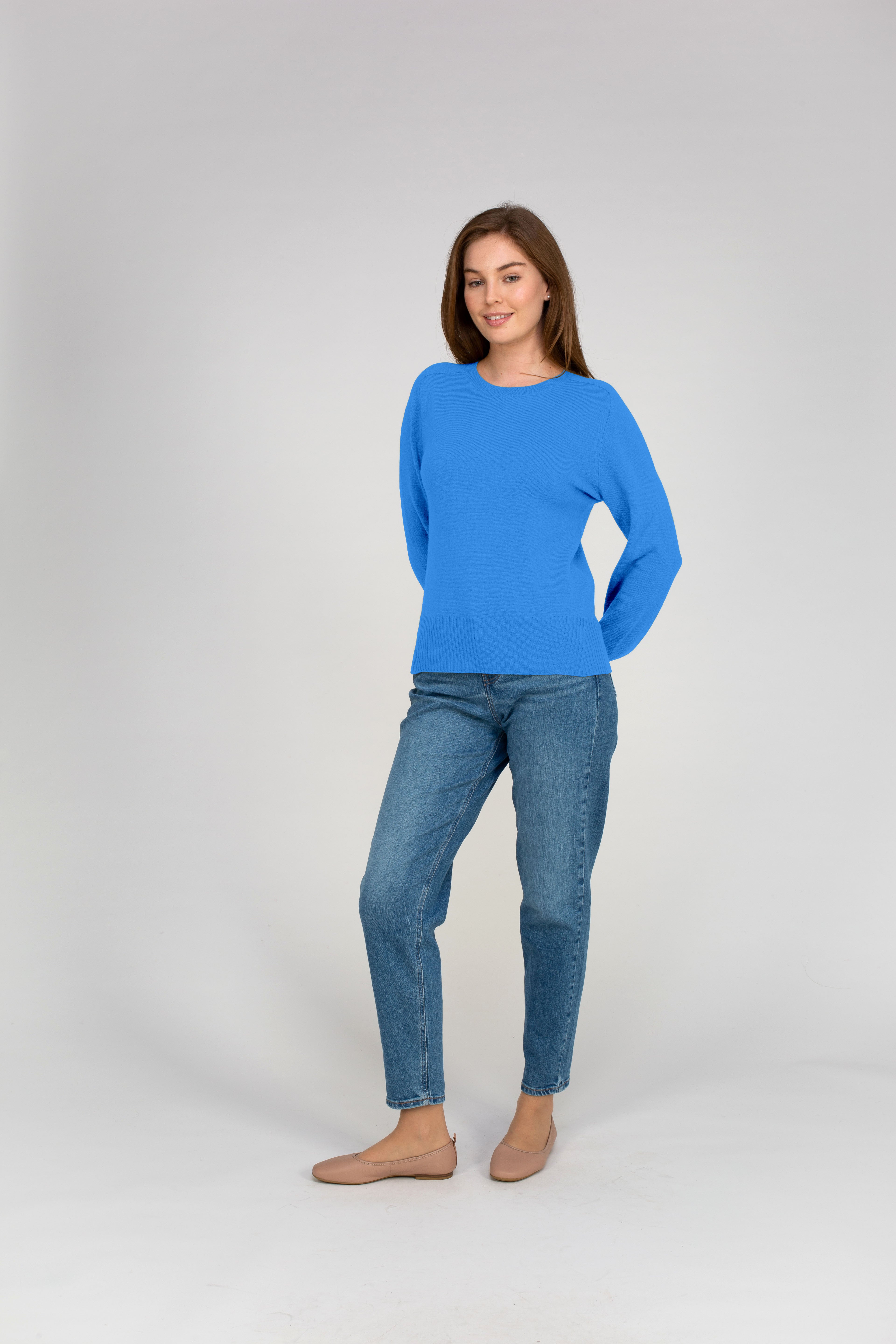 VAN KUKIL ROUND NECK CLASSIC SWEATER