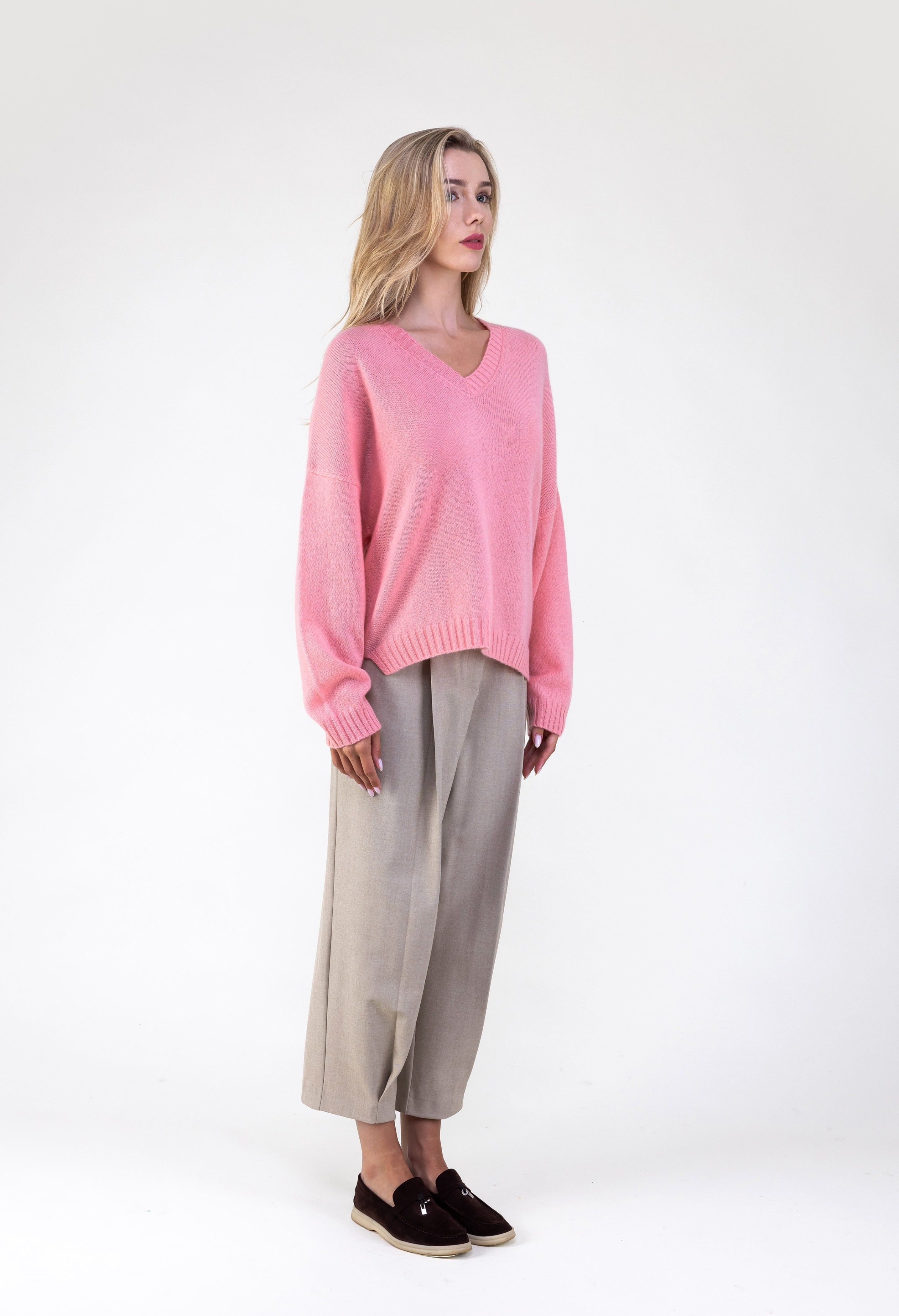 Van Kukil V-Neck Cashmere Sweater